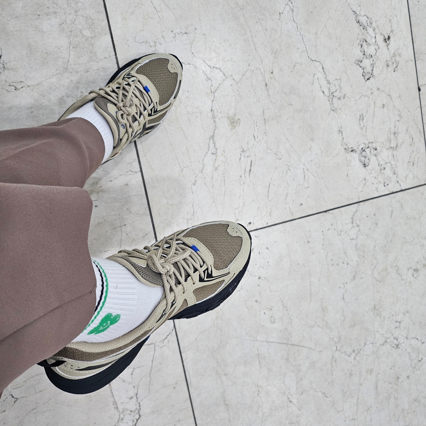 Asics Gel-Venture 6 SPS Pepper Black 착용 스타일