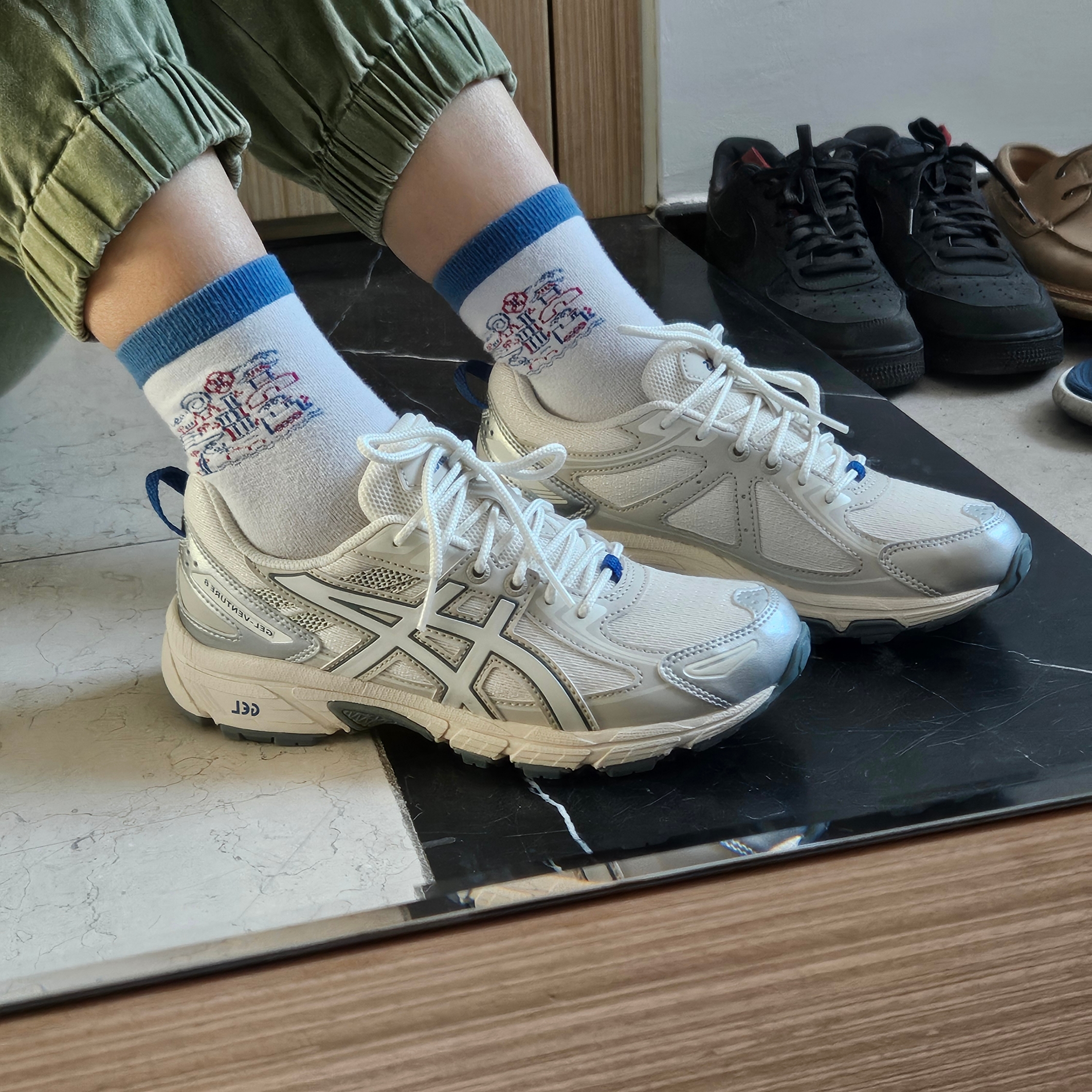 (W) Asics Gel-Venture 6 Cream 착용 스타일