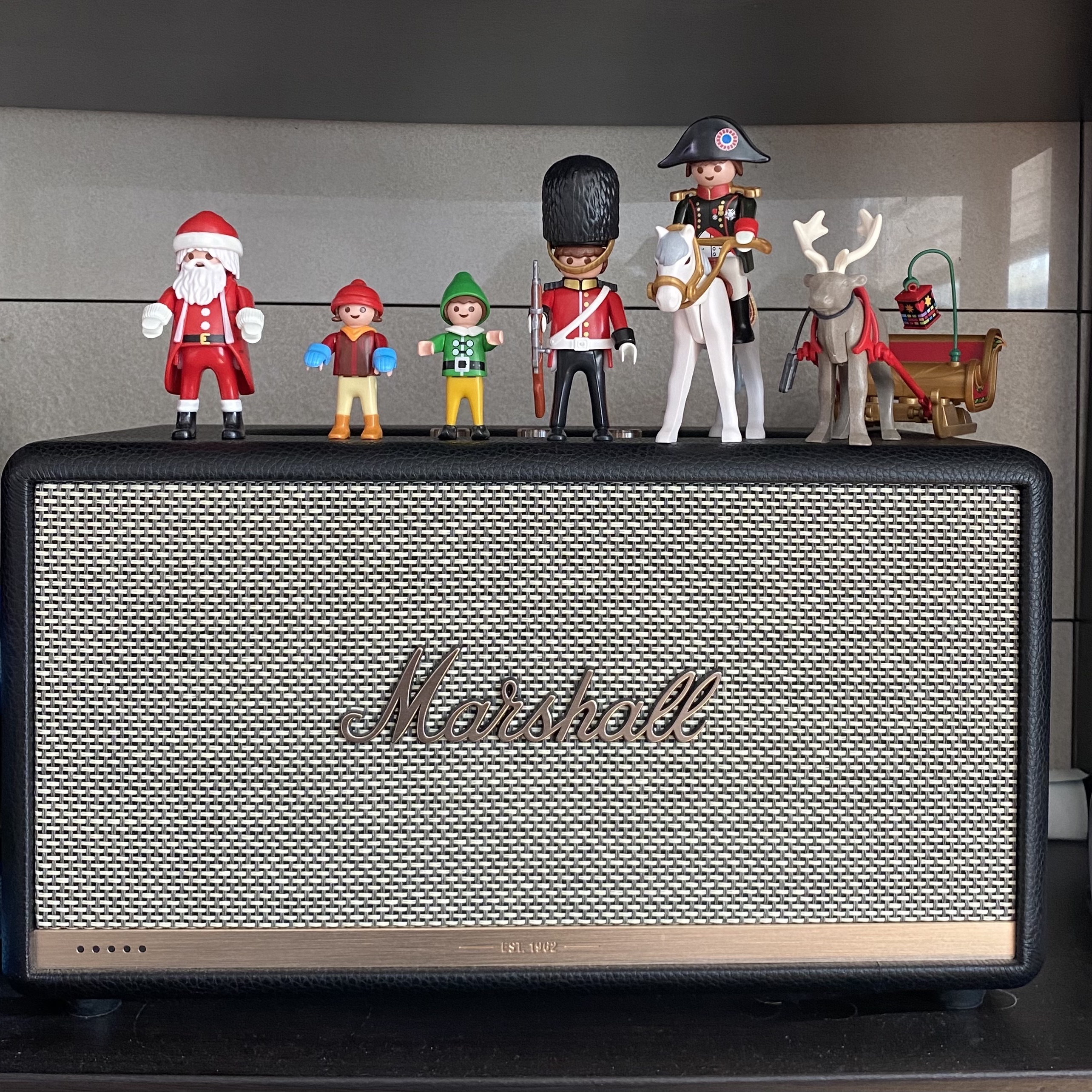 Marshall Stanmore II Bluetooth Black (Korean Ver.) 착용 스타일