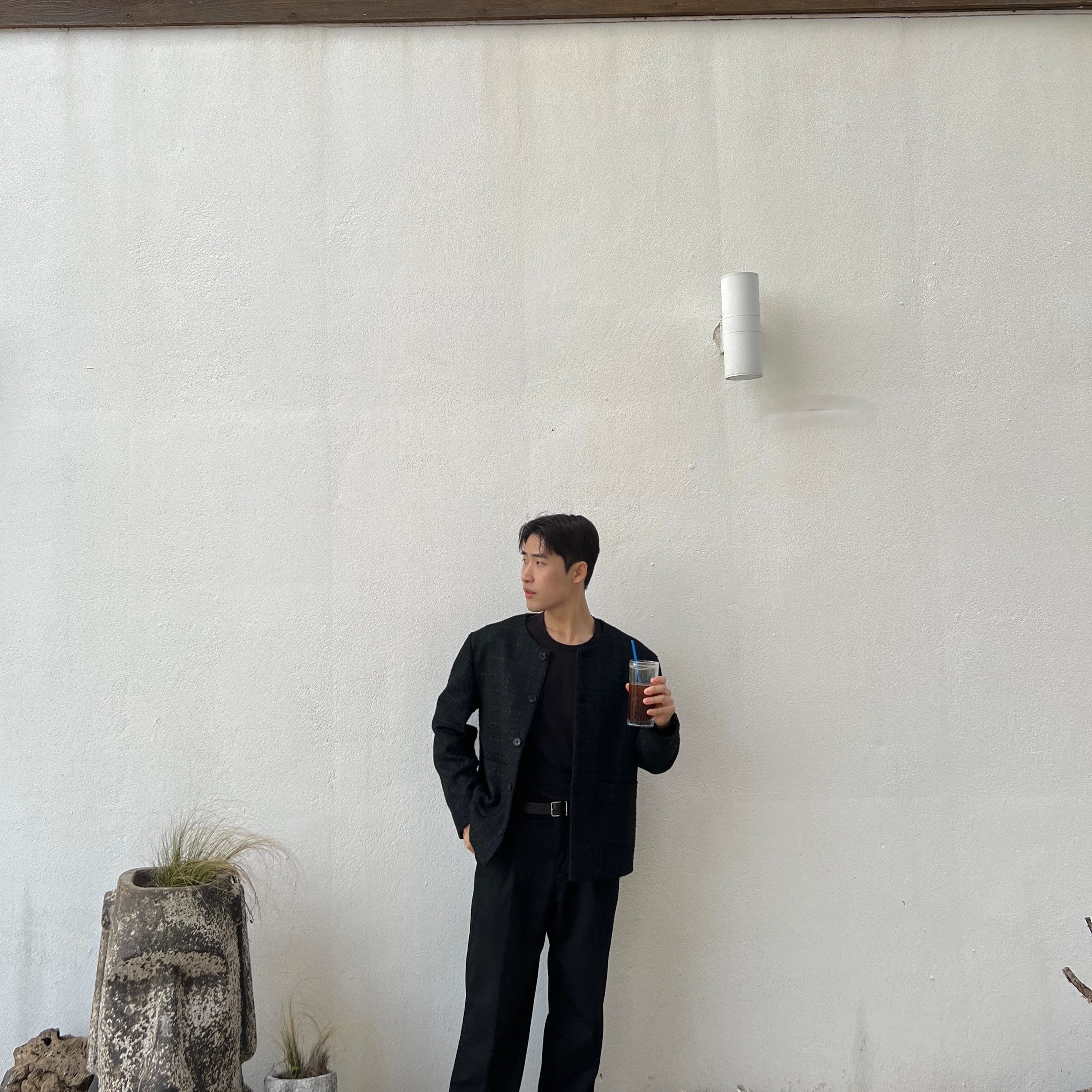 Adidas Superstar Triple Black 착용 스타일 - 2
