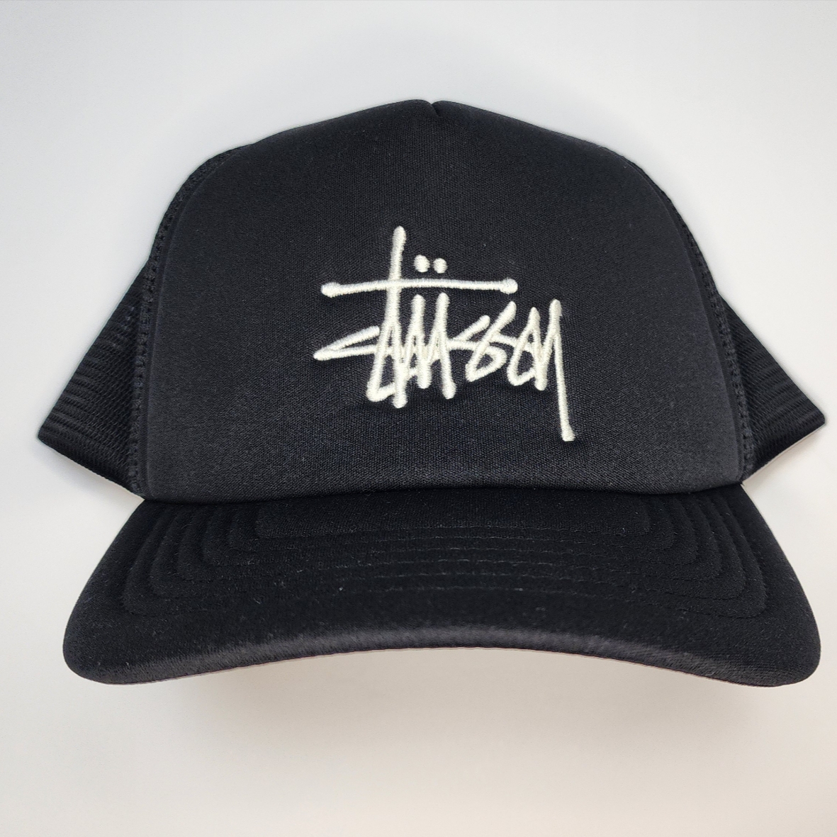 Stussy Basic Trucker Cap Black 착용 스타일