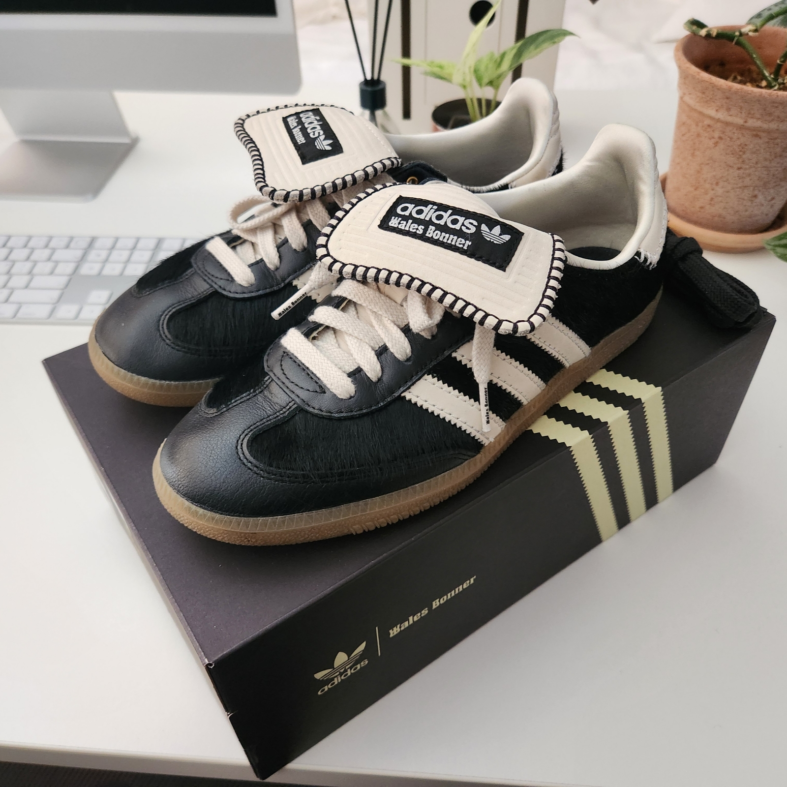 Adidas x Wales Bonner Pony Tonal Samba Core Black Cream White 착용 스타일