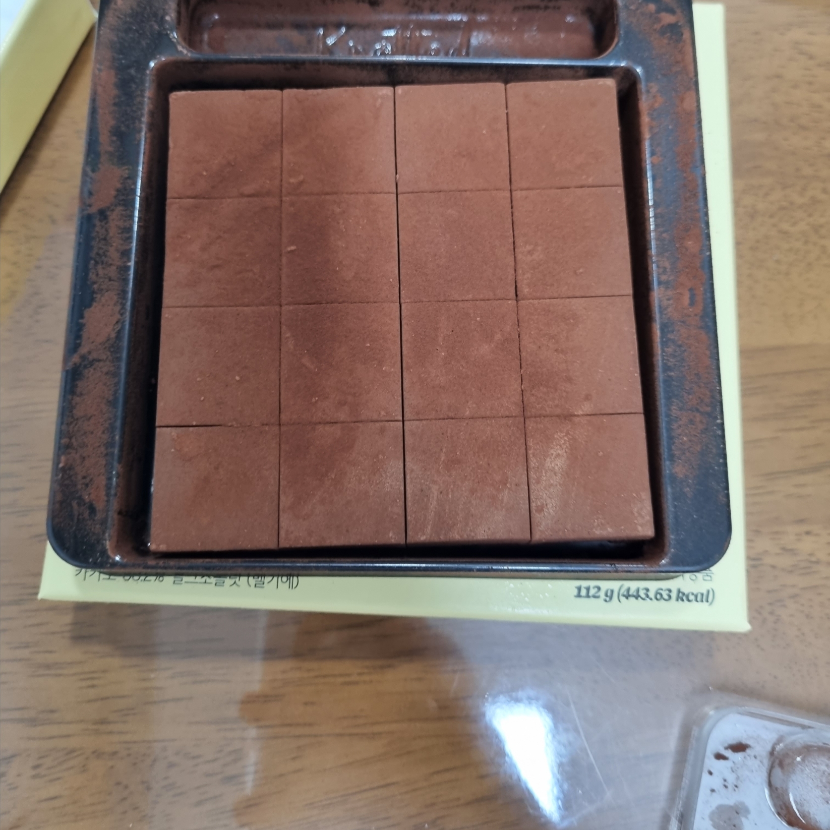 Knotted Smile Milk Pave Chocolate 착용 스타일 - 3