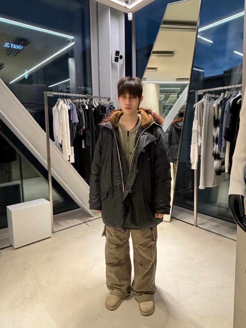 Our Legacy Mirage Tech Snorkle Parka Black Wax, Our Legacy Mount Cargo Uniform Olive Herringbone 착용 스타일 - 1