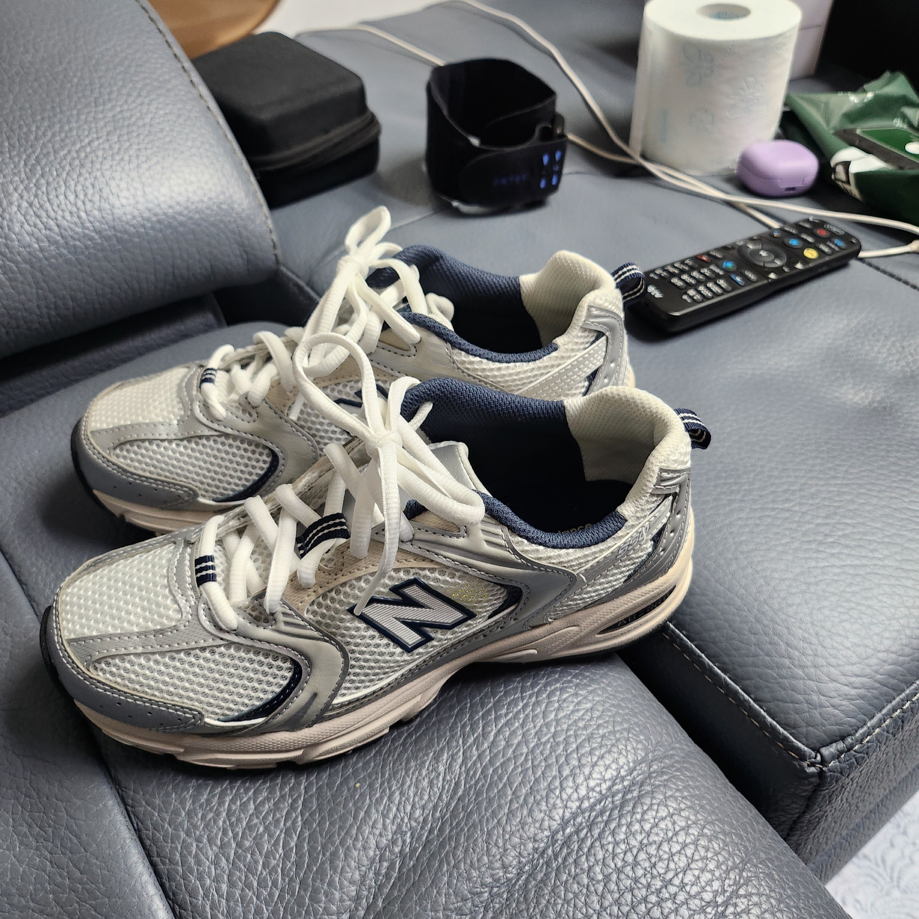 New Balance 530 Steel Grey 착용 스타일 - 4