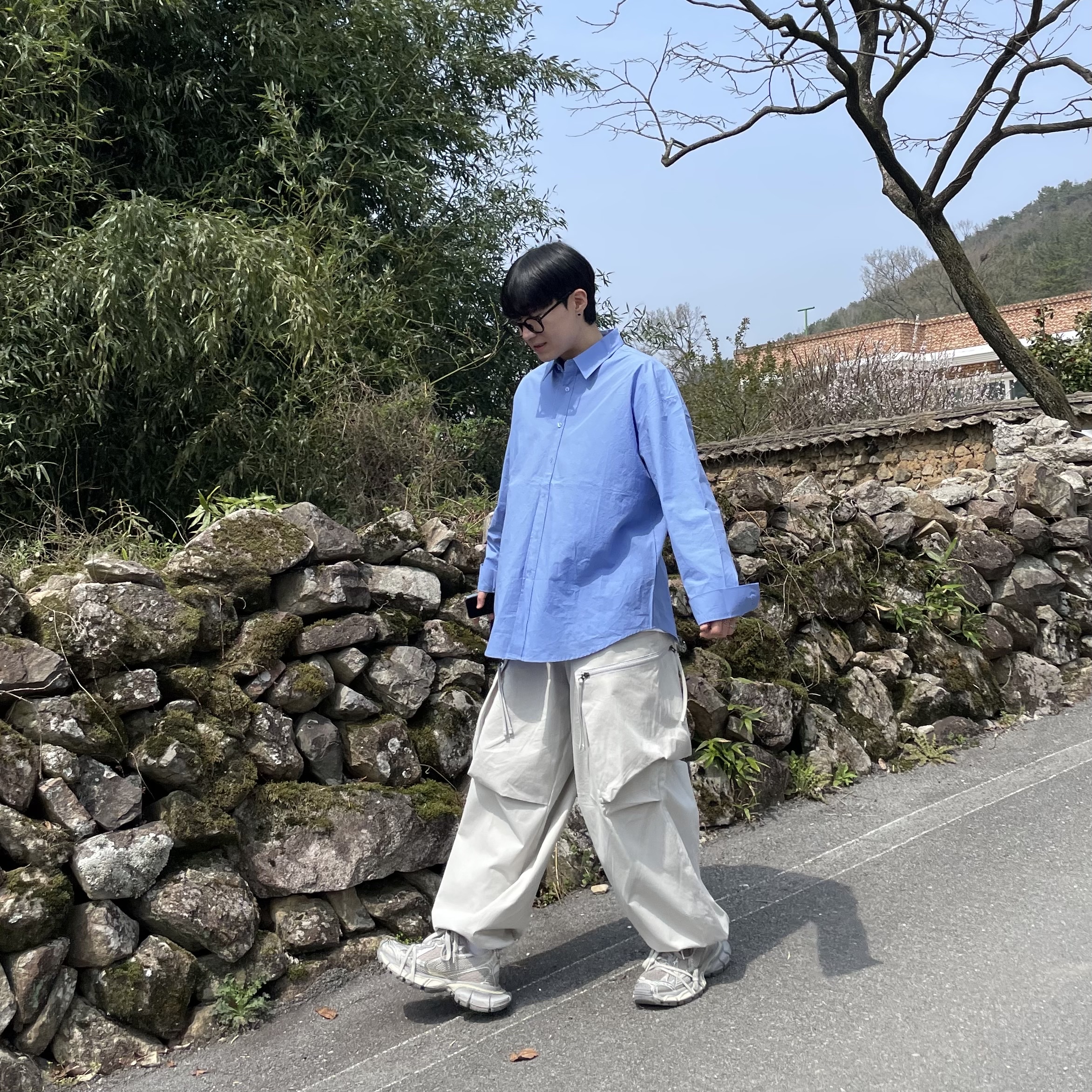 Balenciaga 3XL Sneakers Light Beige 착용 스타일 - 2