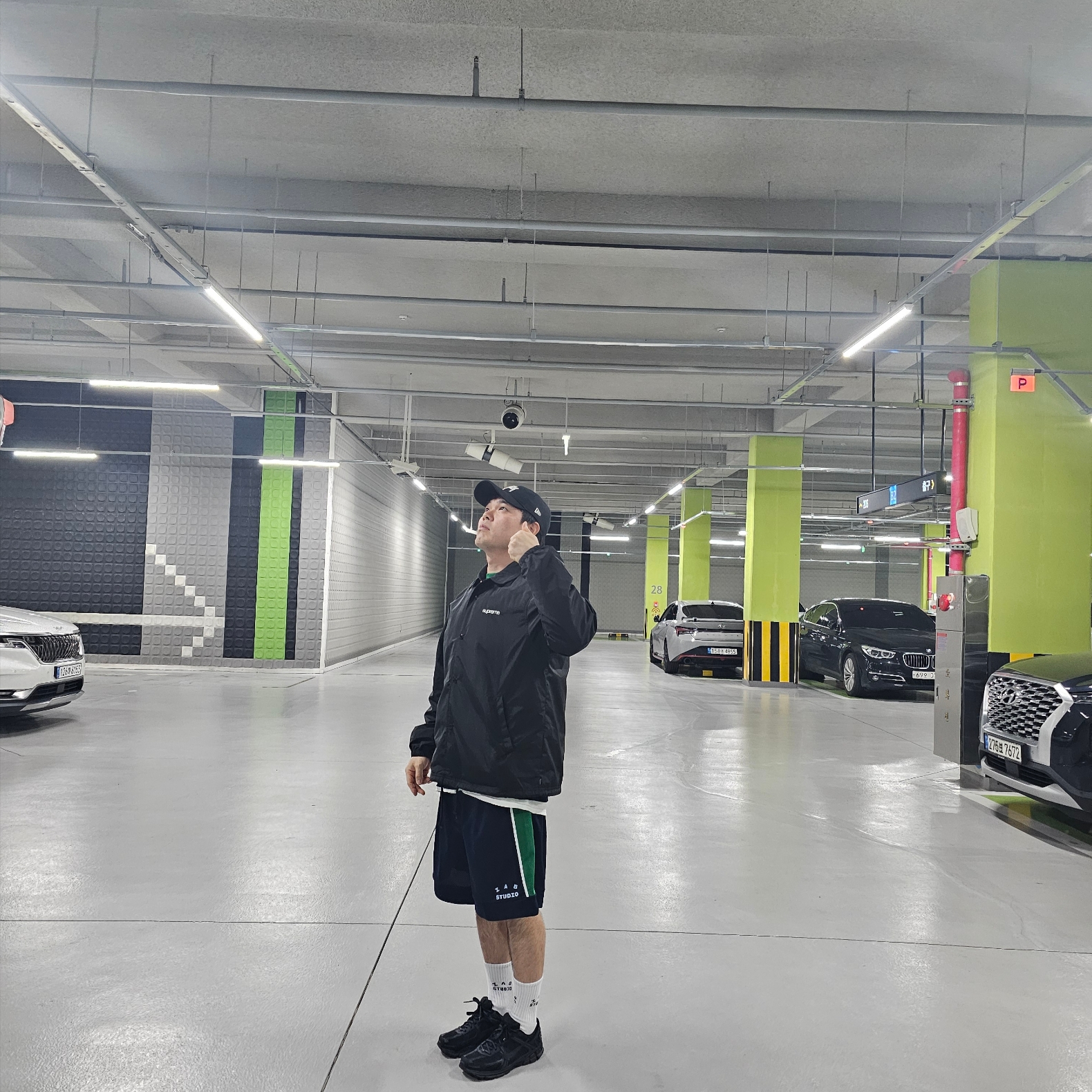 IAB Studio Reversible Jersey & Shorts Set Navy Green - 22FW, Stussy Basic New Era 9Twenty Basic Strapback Black 착용 스타일 - 3