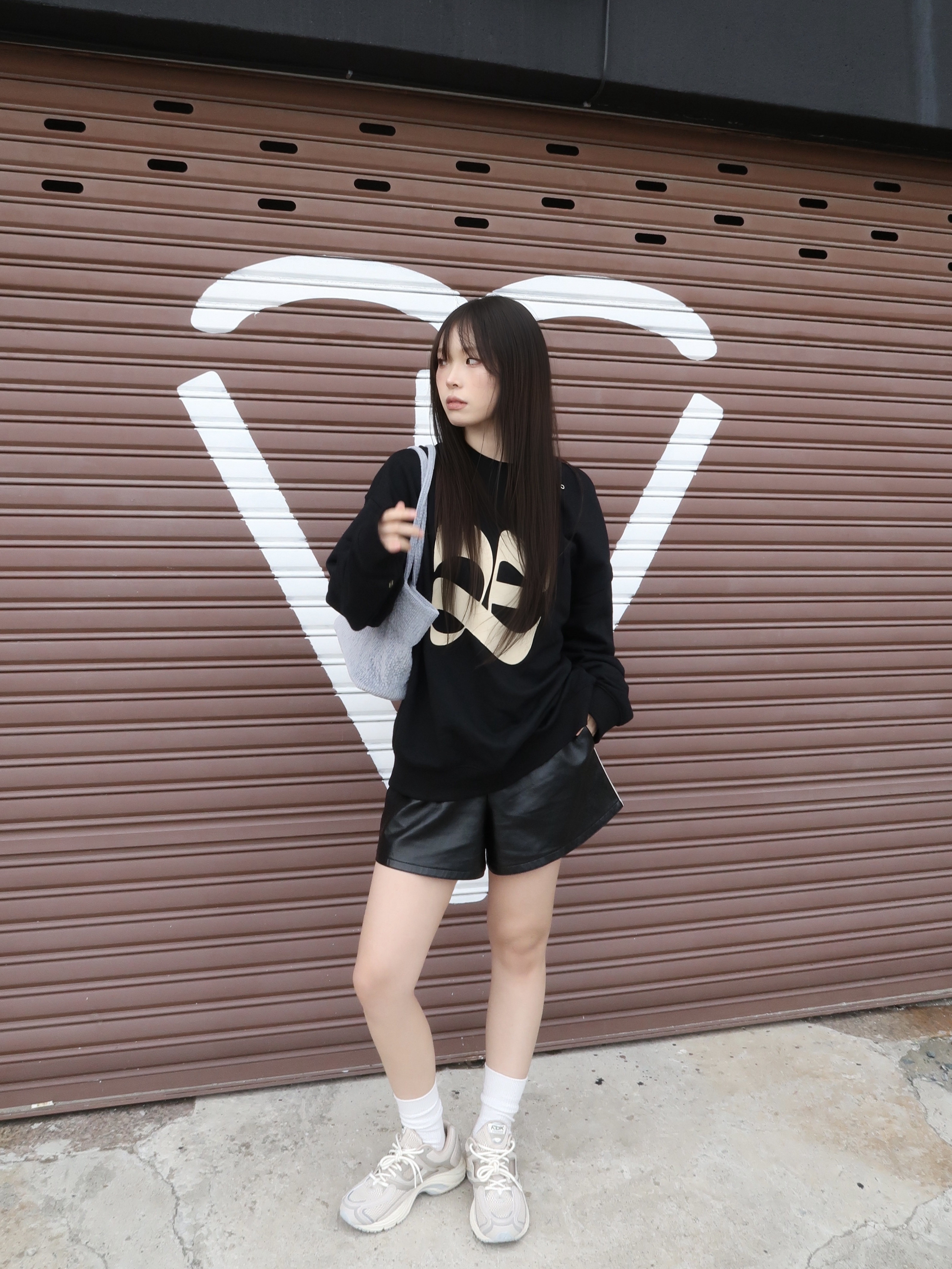 Reebok x Packer Trinity Premier, Reebok x Maison Margiela Classic Leather Tabi Shoes Beige 착용 스타일 - 4