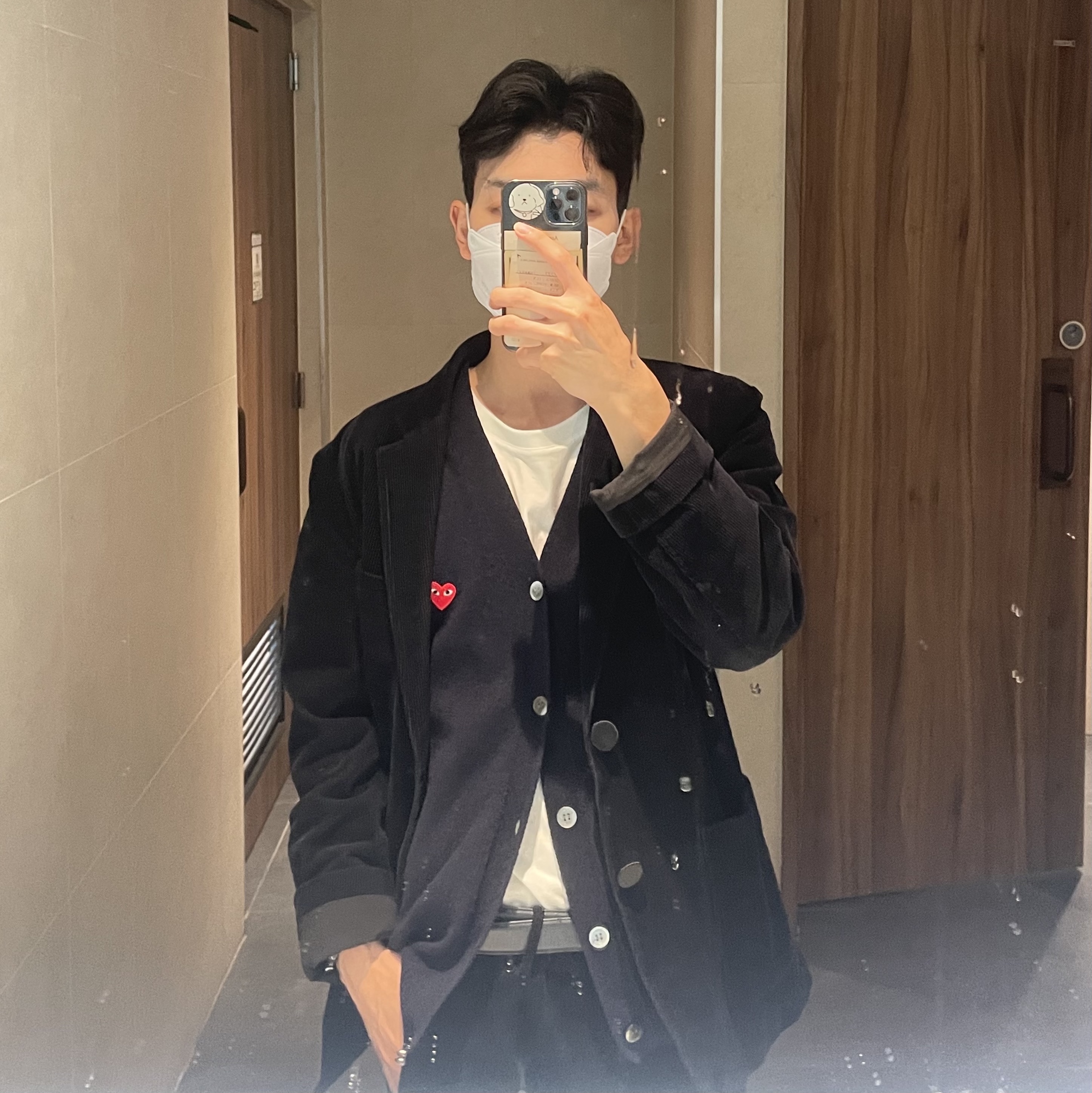 Play Comme des Garcons Double Heart Cardigan Navy 착용 스타일 - 3