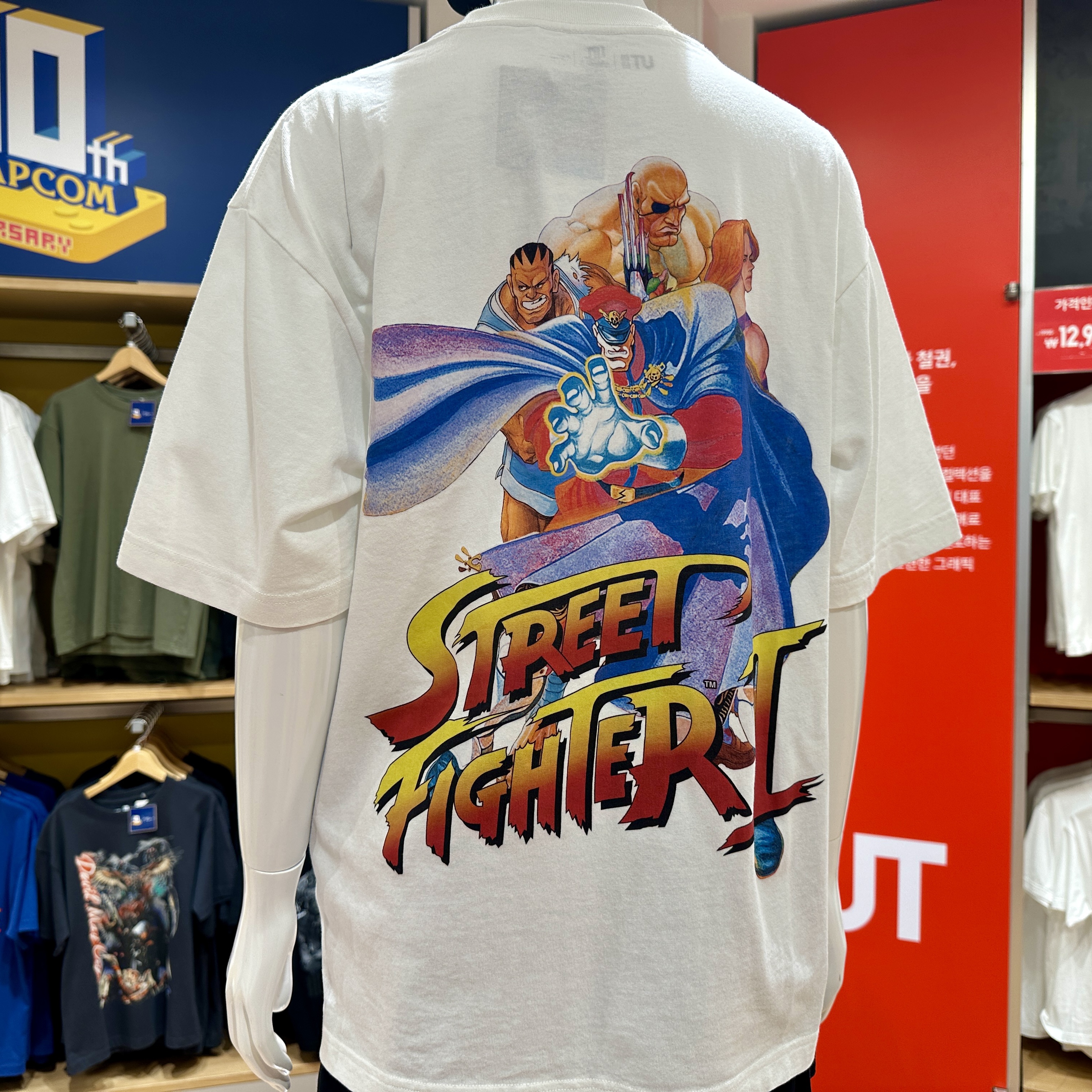 Uniqlo UT Fighting Game Legends T-Shirt White 착용 스타일 - 1