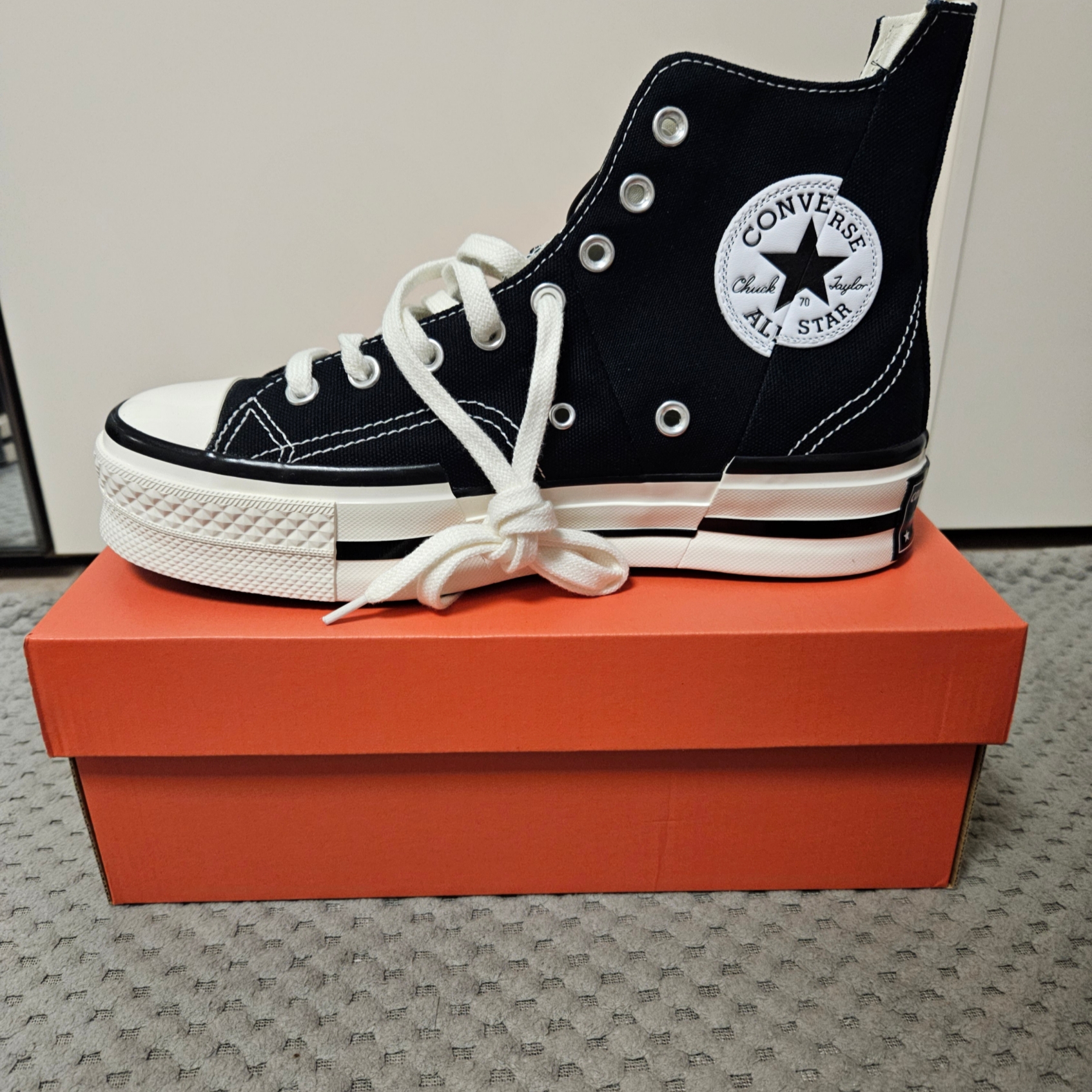 Converse Chuck 70 High Plus Black 착용 스타일 - 2