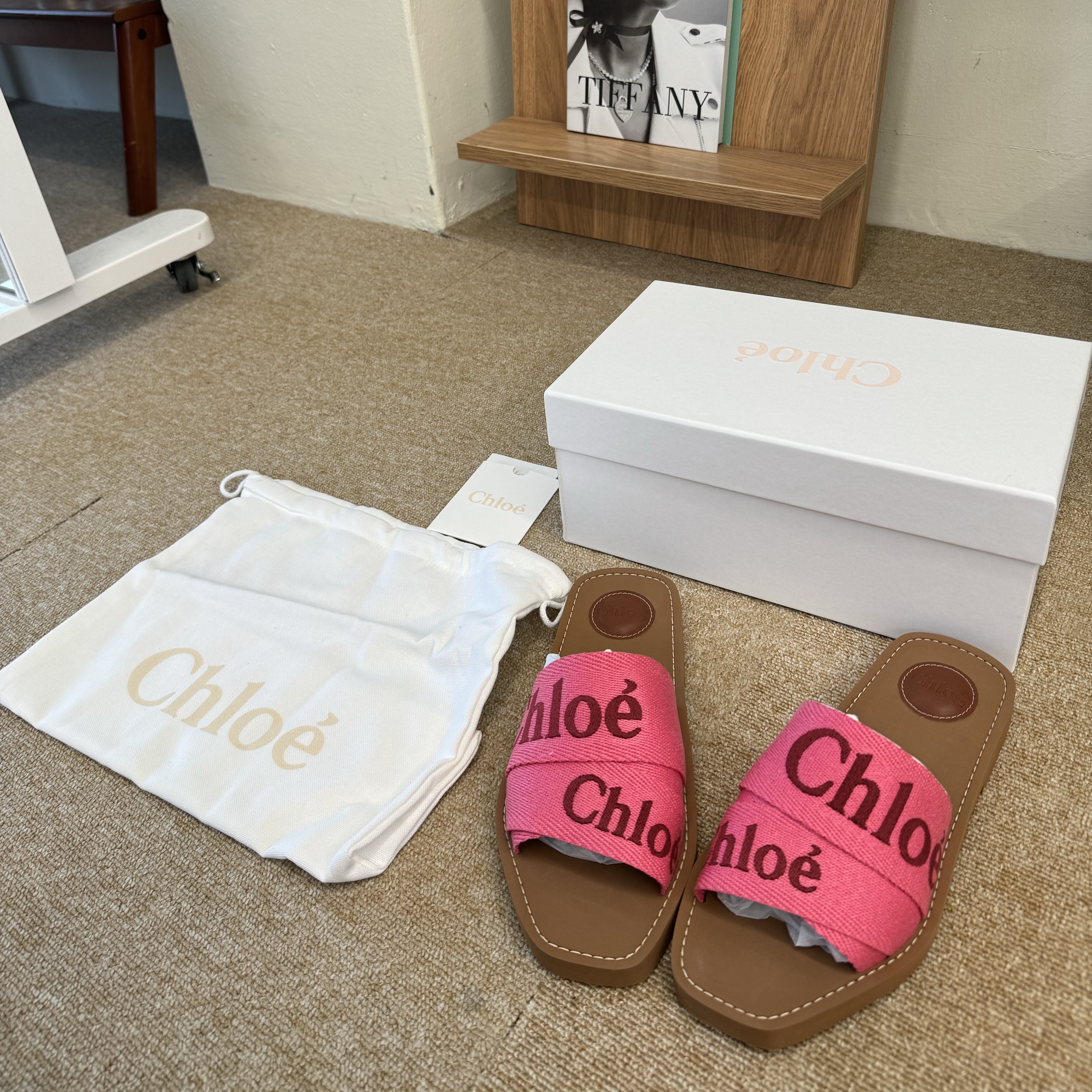 (W) Chloe Woody Flat Mule Pink Red 착용 스타일