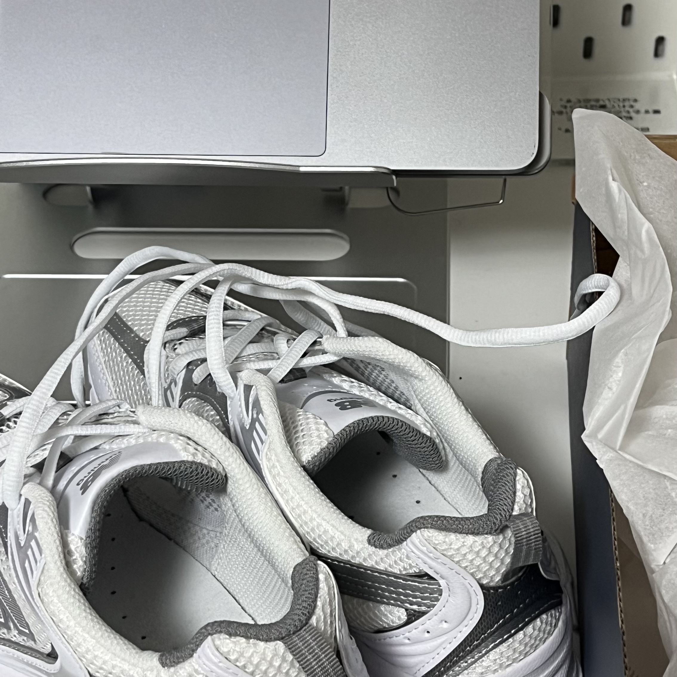 New Balance 530 White Silver 착용 스타일