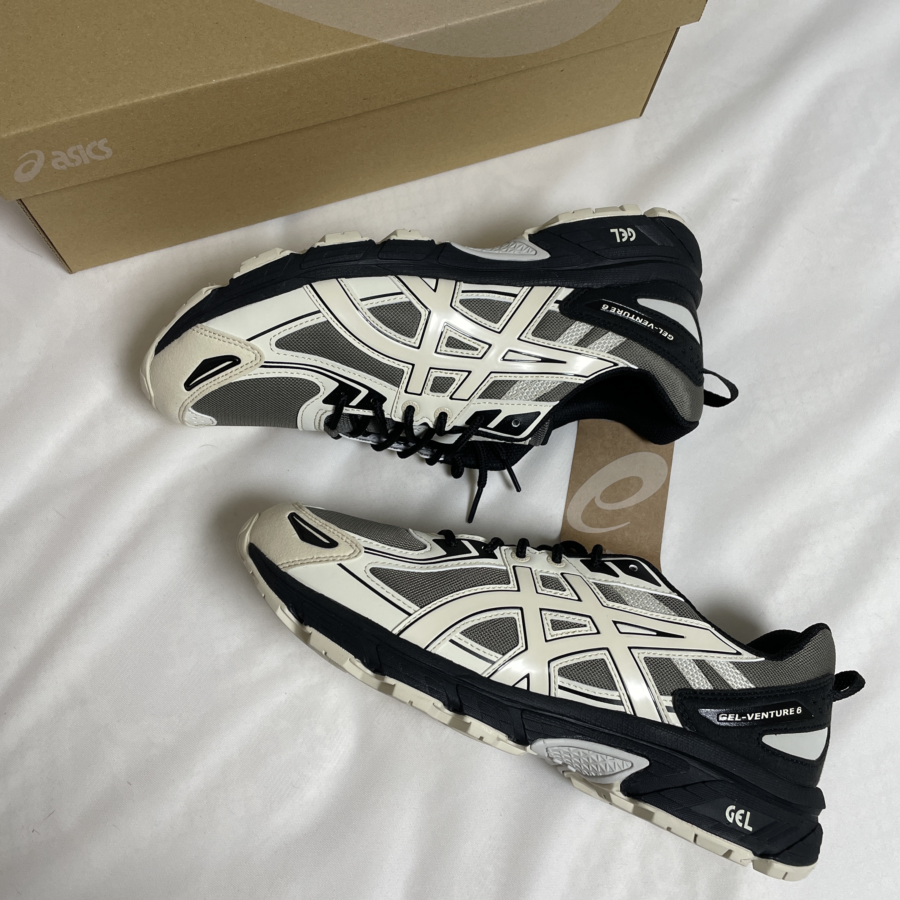 Asics Gel-Venture 6 Mink Vanila 착용 스타일 - 2