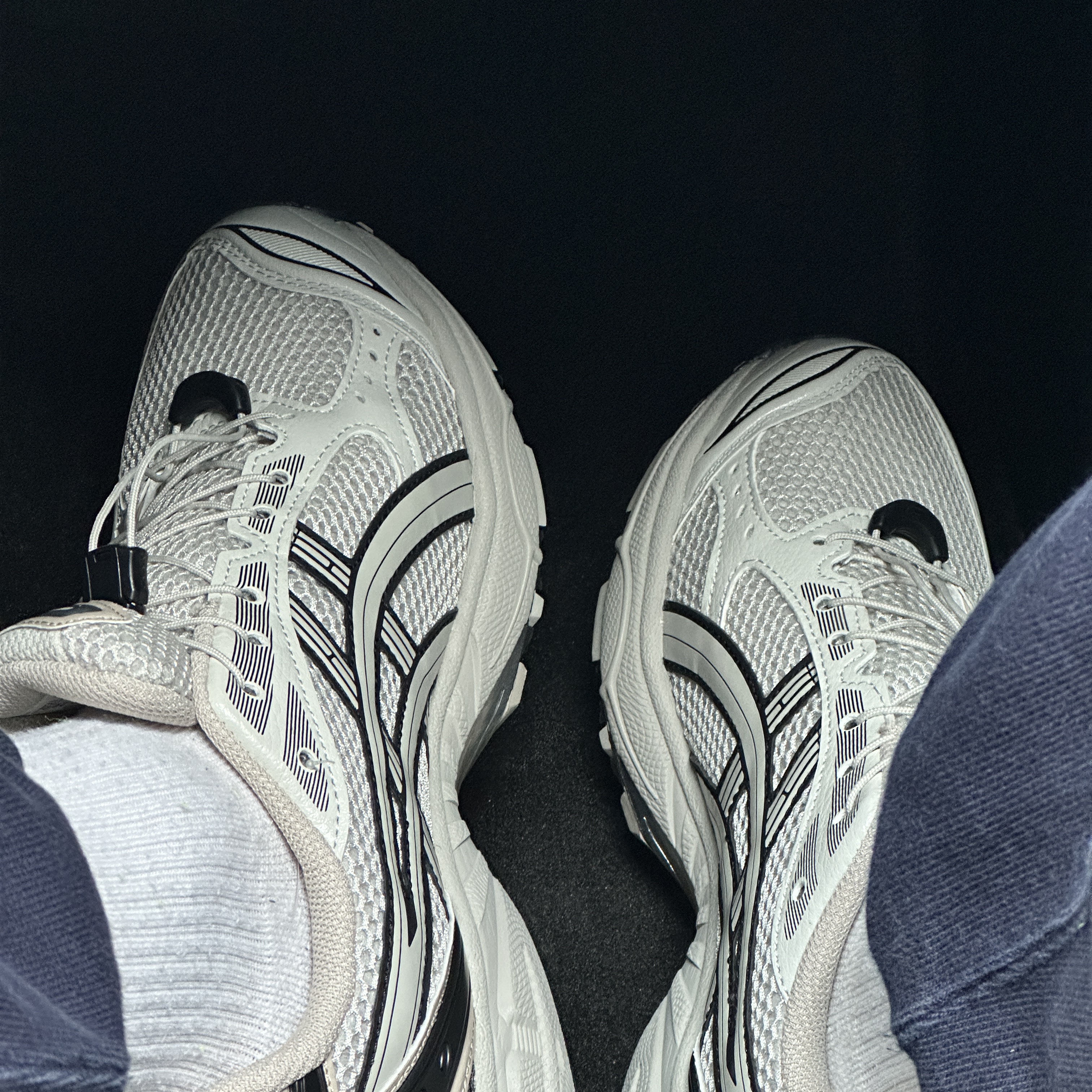 Asics Unlimited Gel-Kayano 14 Smoke Grey 착용 스타일