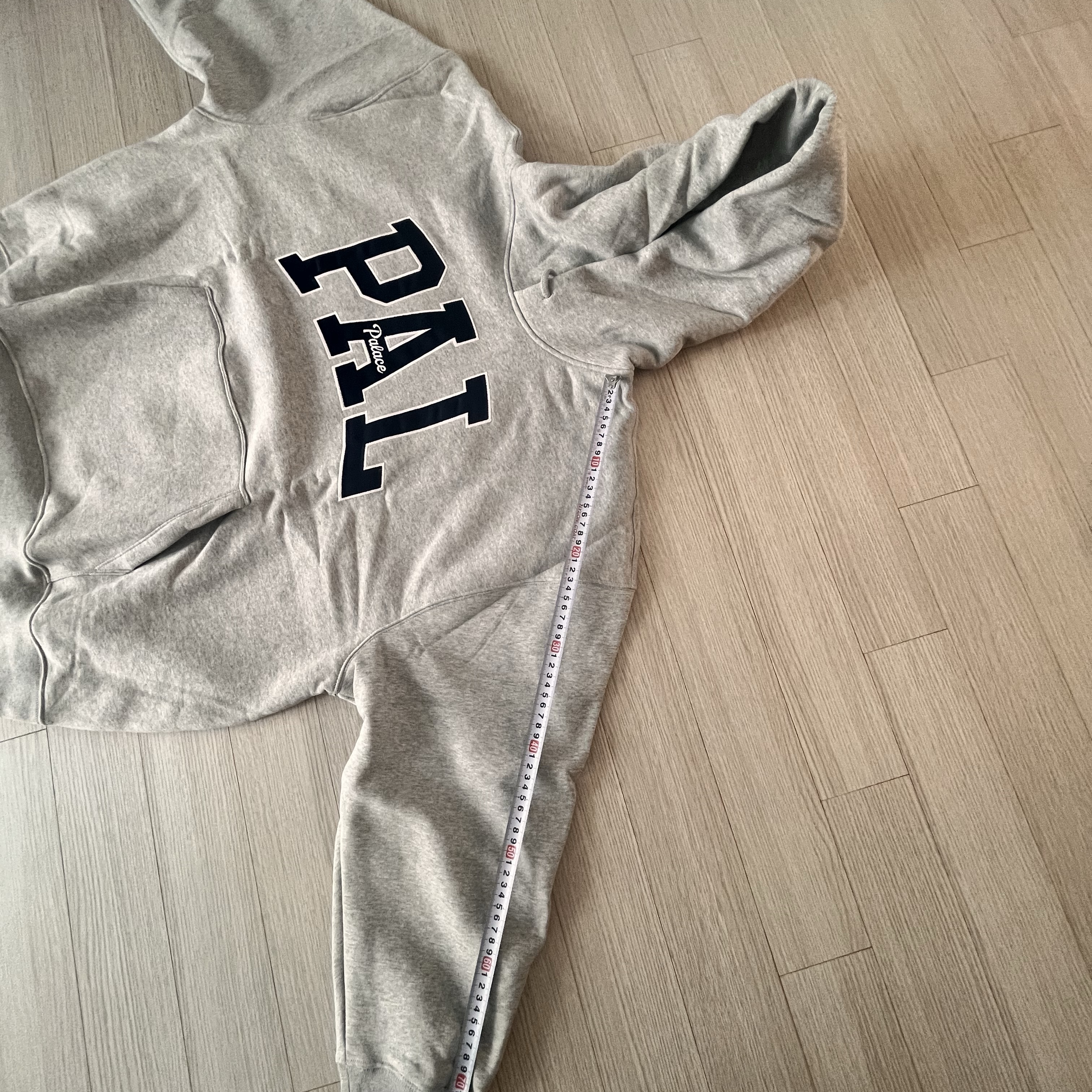 Palace x Gap Hood Grey - 24SS 착용 스타일 - 2