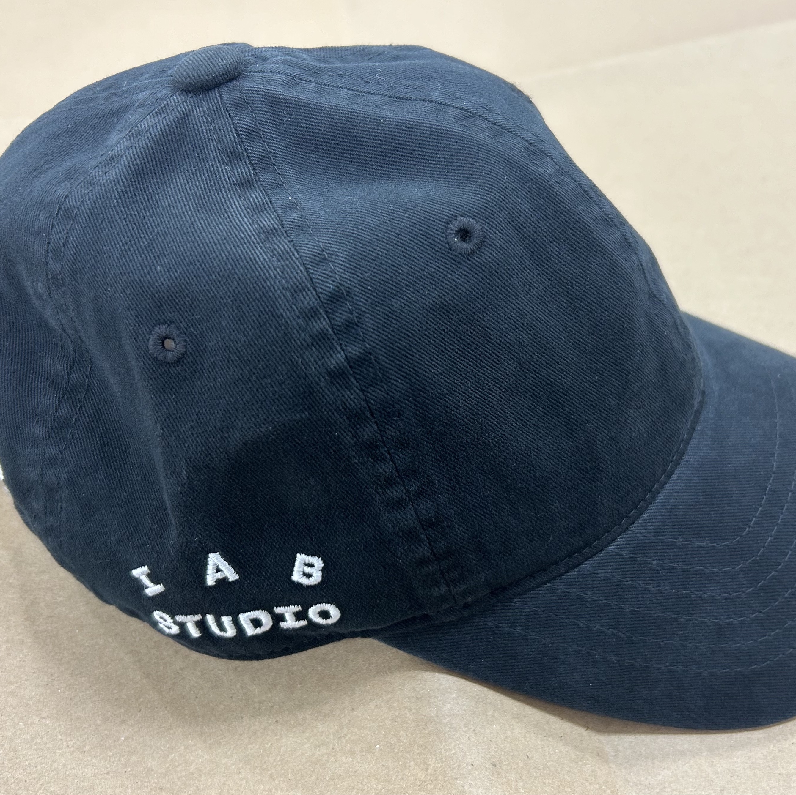 IAB Studio Cap Black 착용 스타일