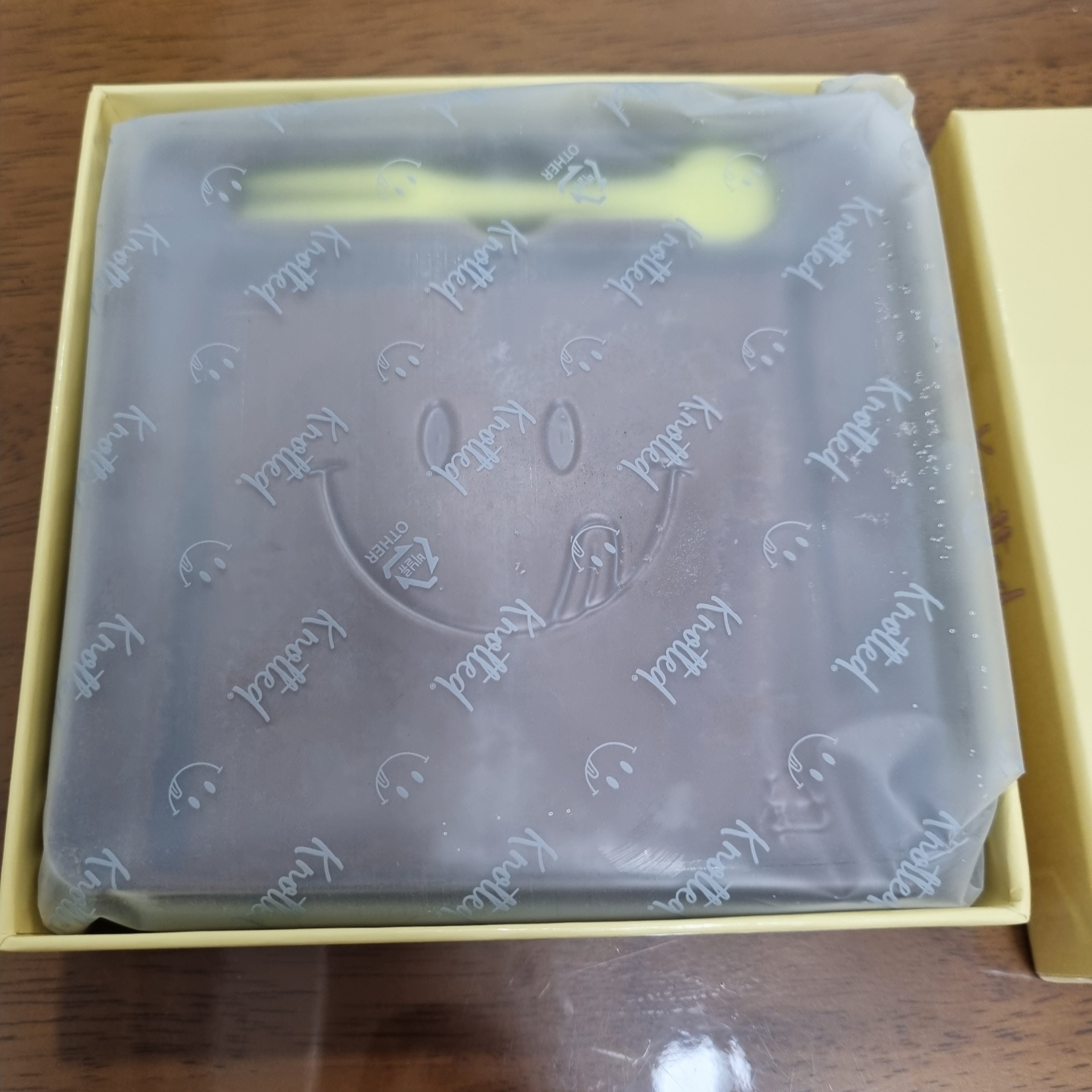 Knotted Smile Milk Pave Chocolate 착용 스타일 - 2