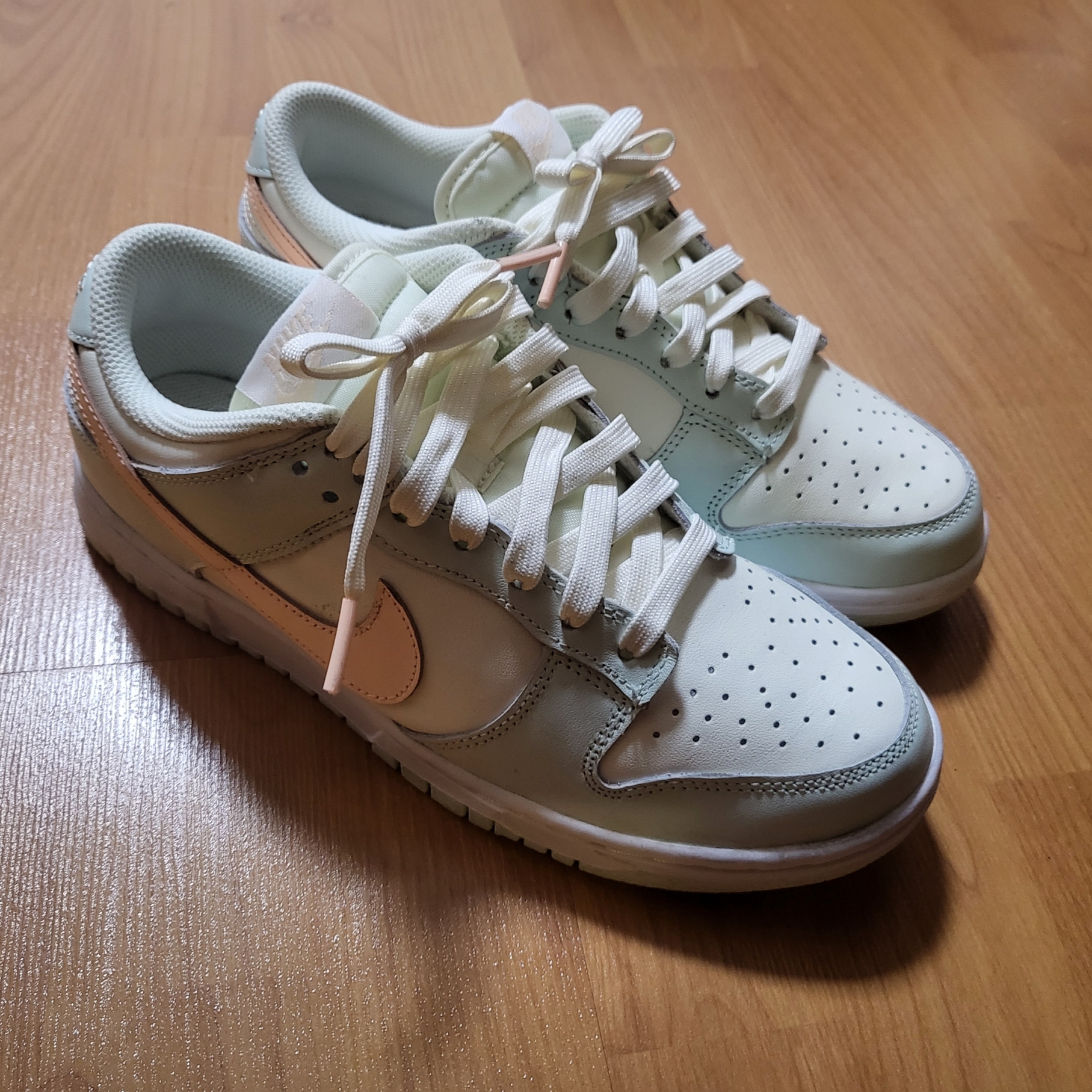 (W) Nike Dunk Low Barely Green 착용 스타일