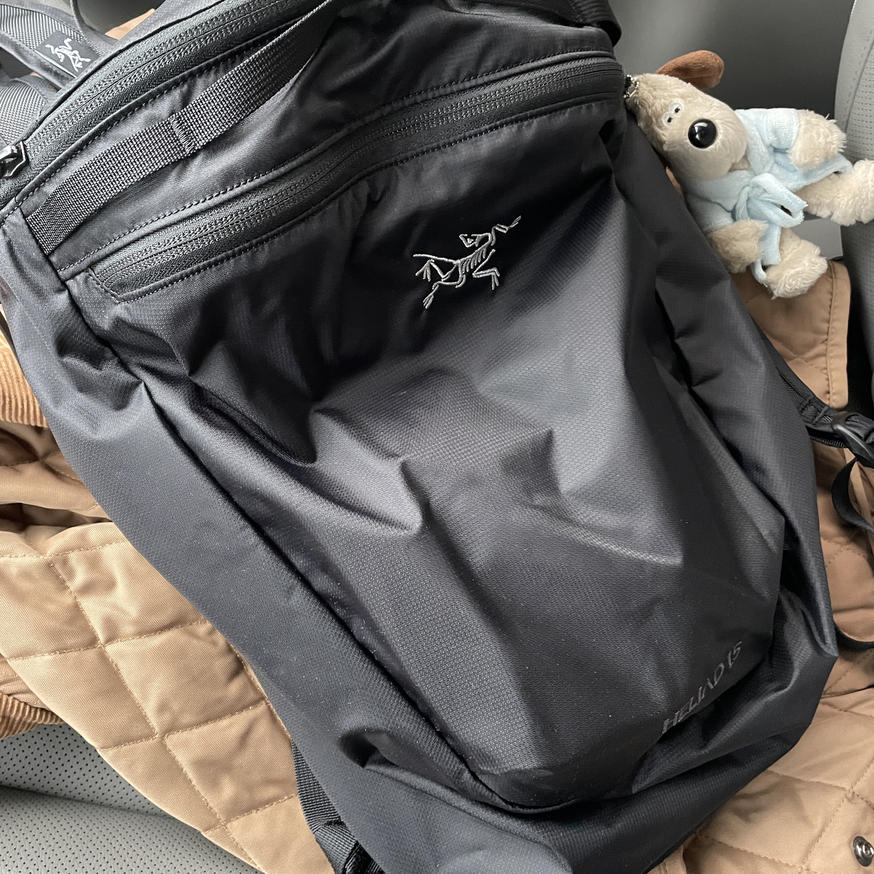 Arc'teryx Heliad 15 Backpack Black 착용 스타일