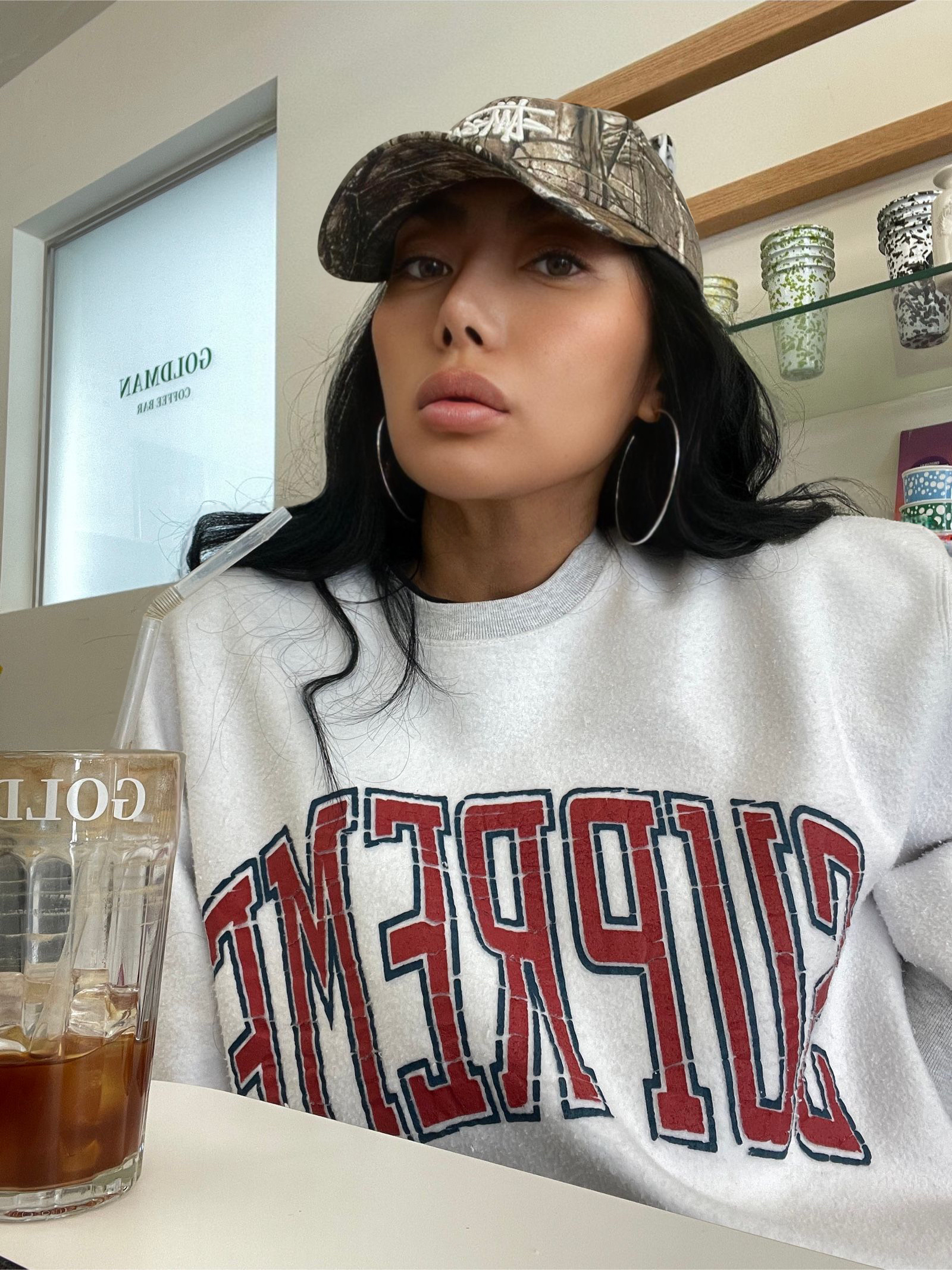 Supreme Inside Out Crewneck Ash Grey - 23FW, (W) UGG Classic Ultra Mini Platform Boots Chestnut 착용 스타일 - 2