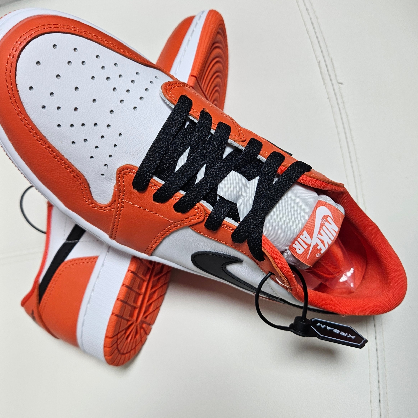 Jordan 1 Low OG Starfish 착용 스타일