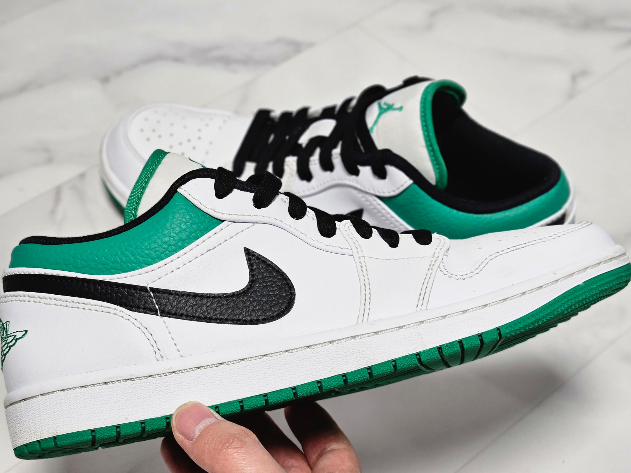 Jordan 1 Low White Lucky Green 착용 스타일 - 8