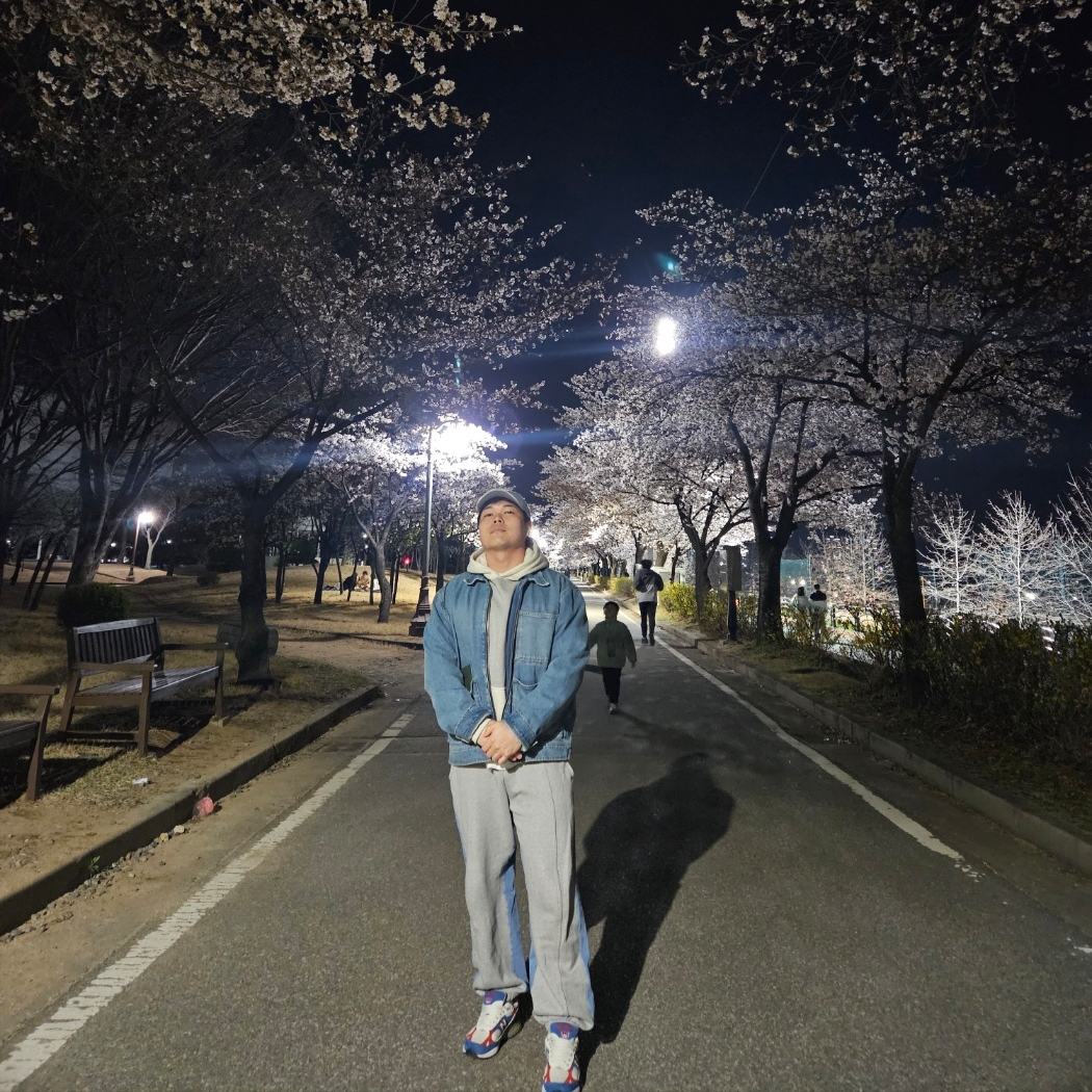 Stussy Denim Zip Work Jacket Washed Blue, Supreme x Nike ACG Denim 6-Panel Washed Blue - 22FW 착용 스타일 - 2
