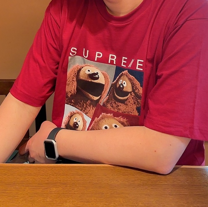 Supreme Rowlf T-Shirt Cardinal - 24SS 착용 스타일