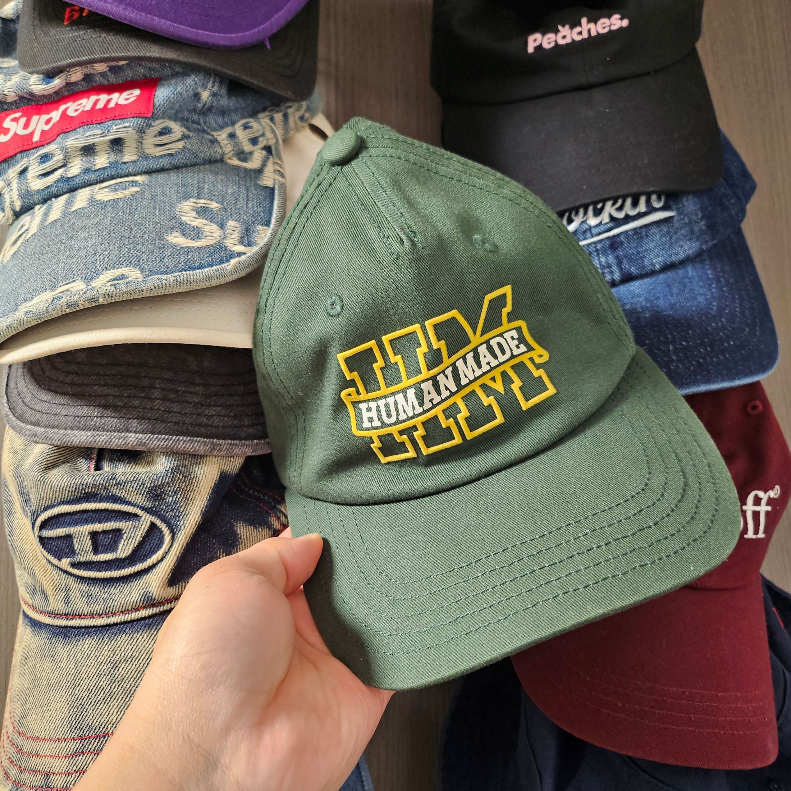 Supreme Pigment 2-Tone Camp Cap Navy - 24SS, Supreme Washed Chino Twill Camp Cap Purple - 24SS 착용 스타일 - 6