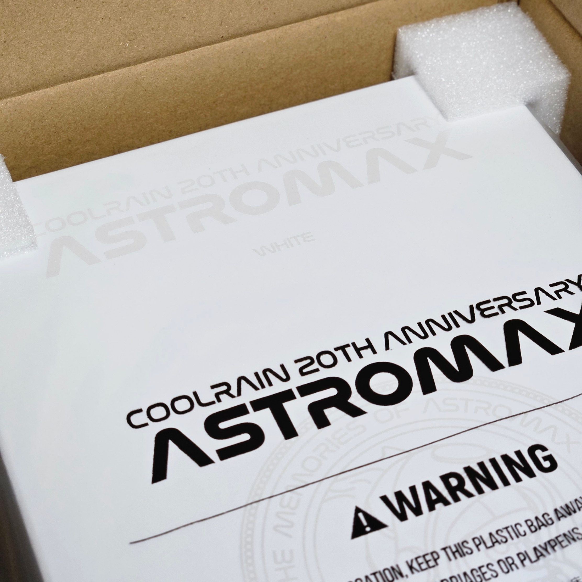 Coolrain x Blitzway Astromax White 착용 스타일 - 6