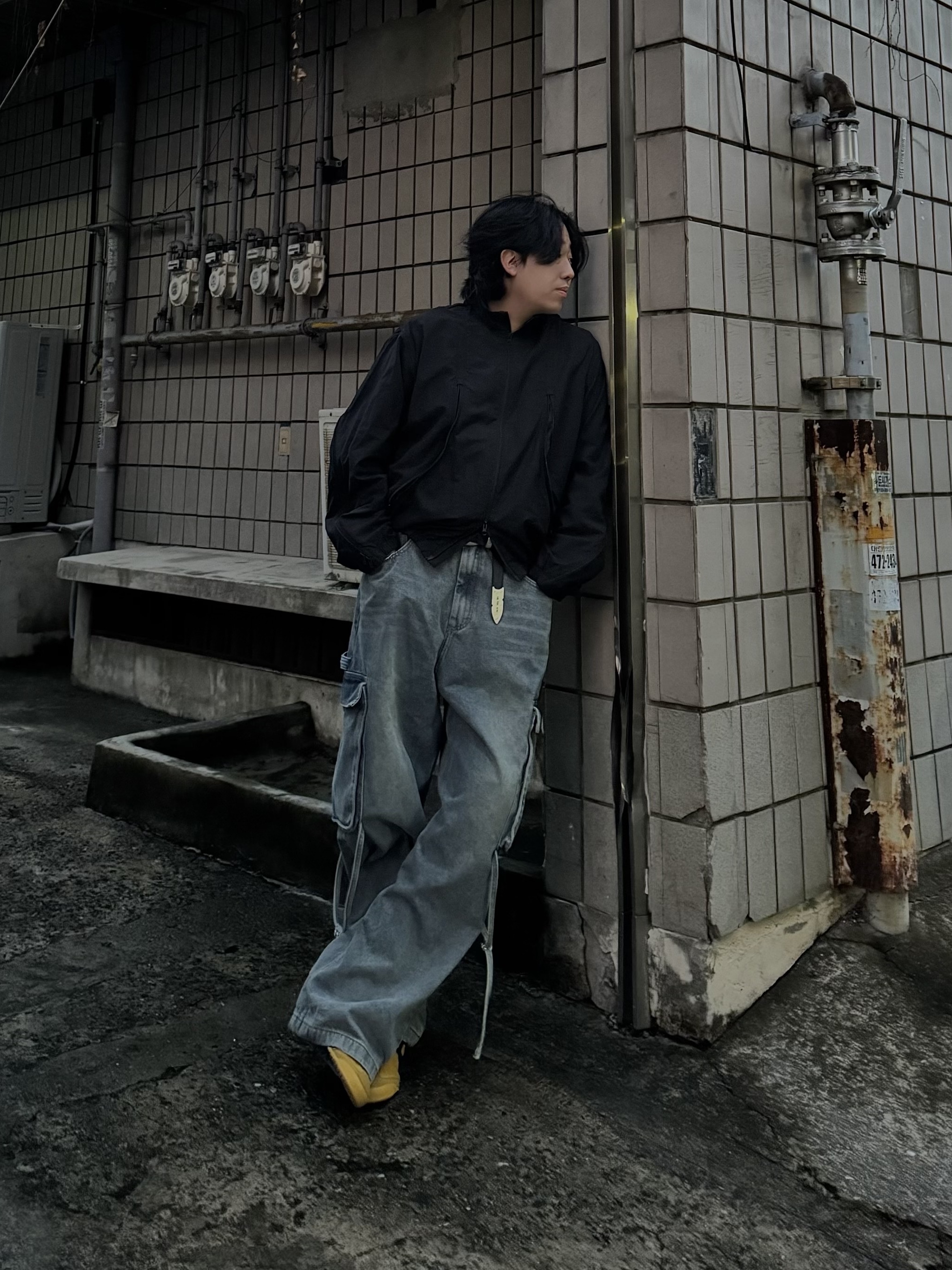 Onitsuka Tiger Mexico 66 Yellow Black 착용 스타일 - 3