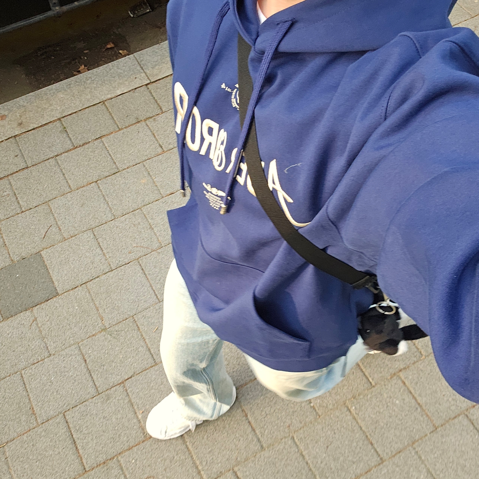 Ader Error Verif Logo Hoodie Navy, Maison Mihara Yasuhiro Blakey OG Sole Canvas Low-top Sneakers White 착용 스타일 - 1