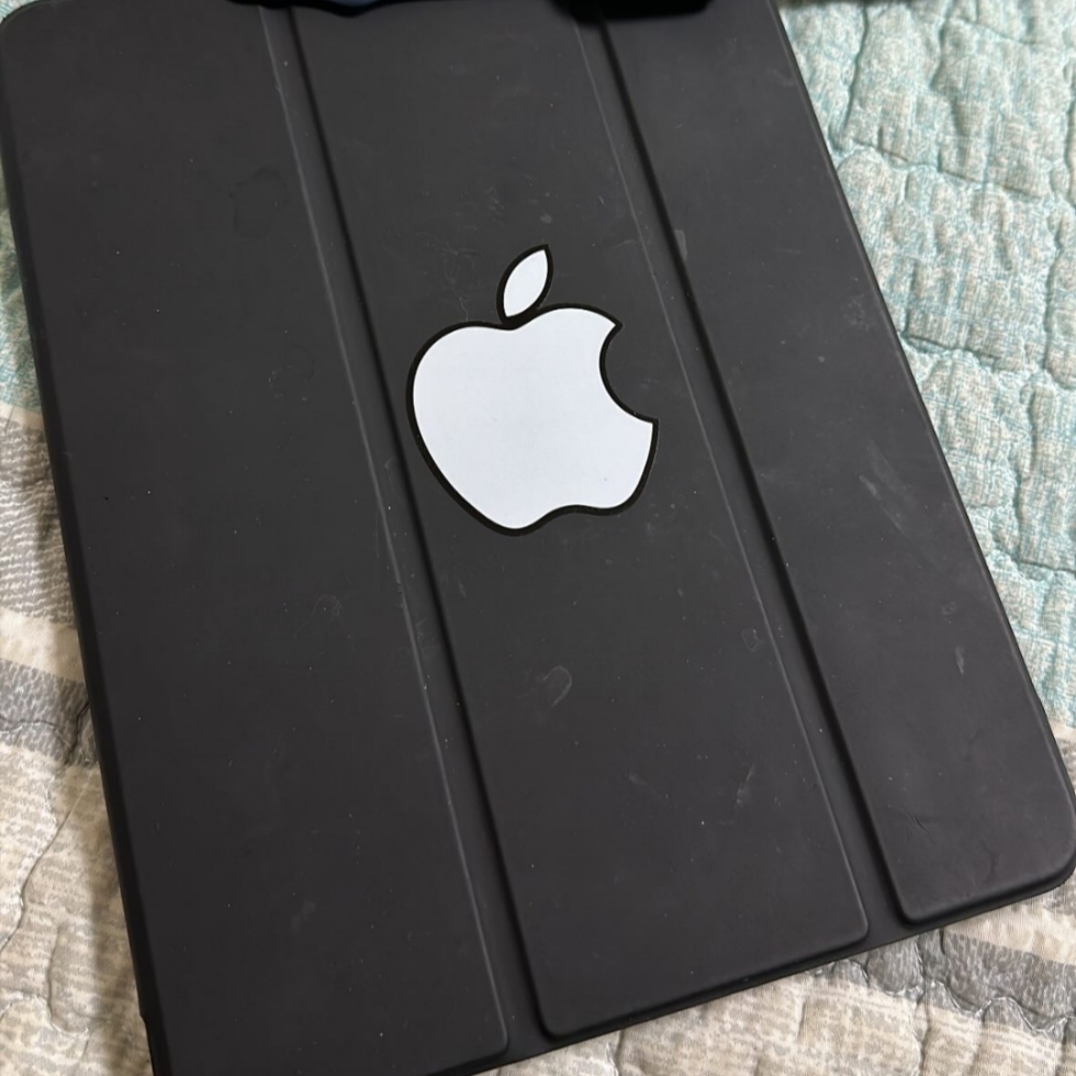 Apple iPad Air 5th Gen Wifi 64GB Space Gray (Korean Ver.) 착용 스타일