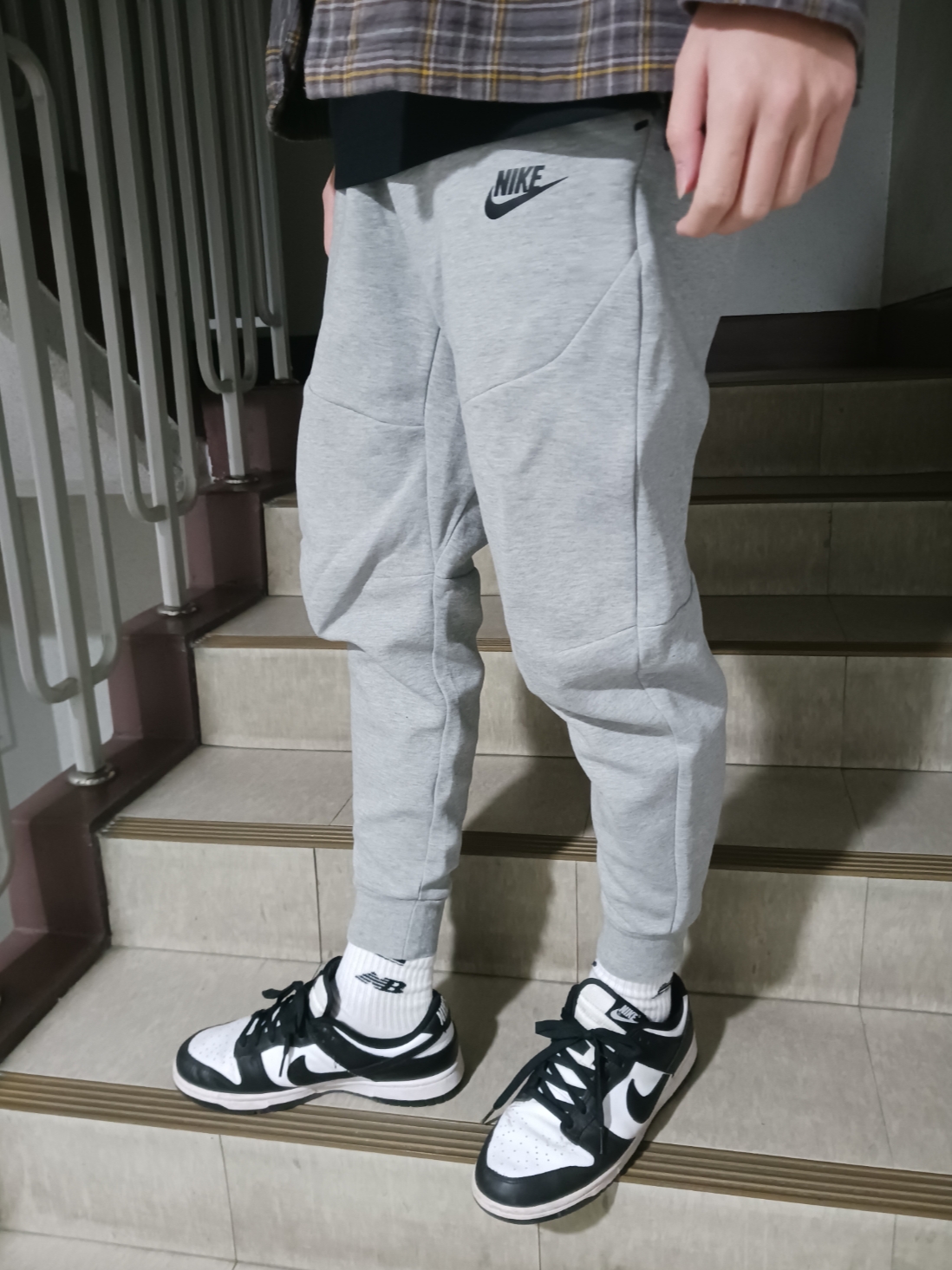 (W) Nike Dunk Low Black 착용 스타일 - 1