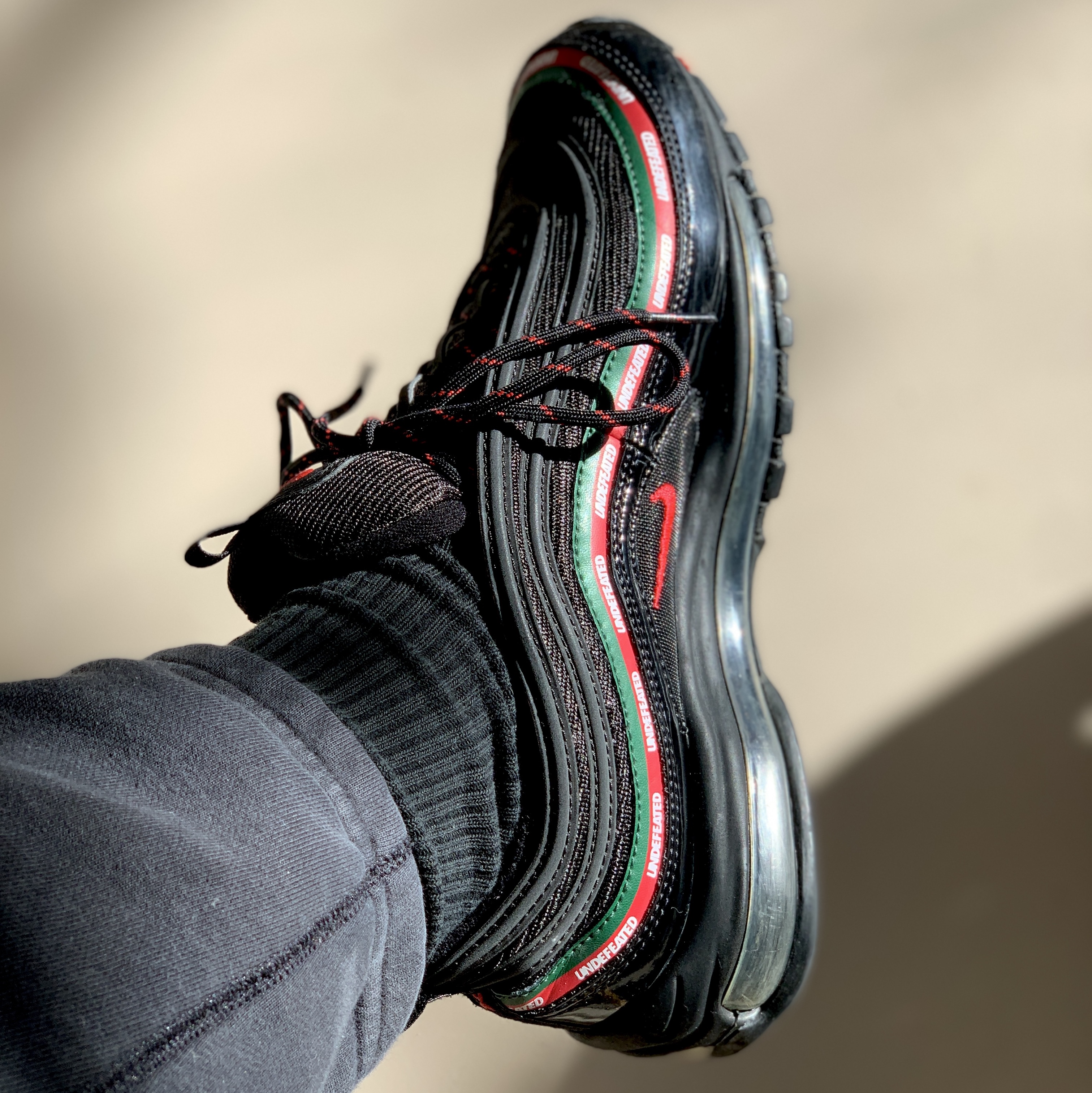 Nike x Undefeated Air Max 97 Black 착용 스타일