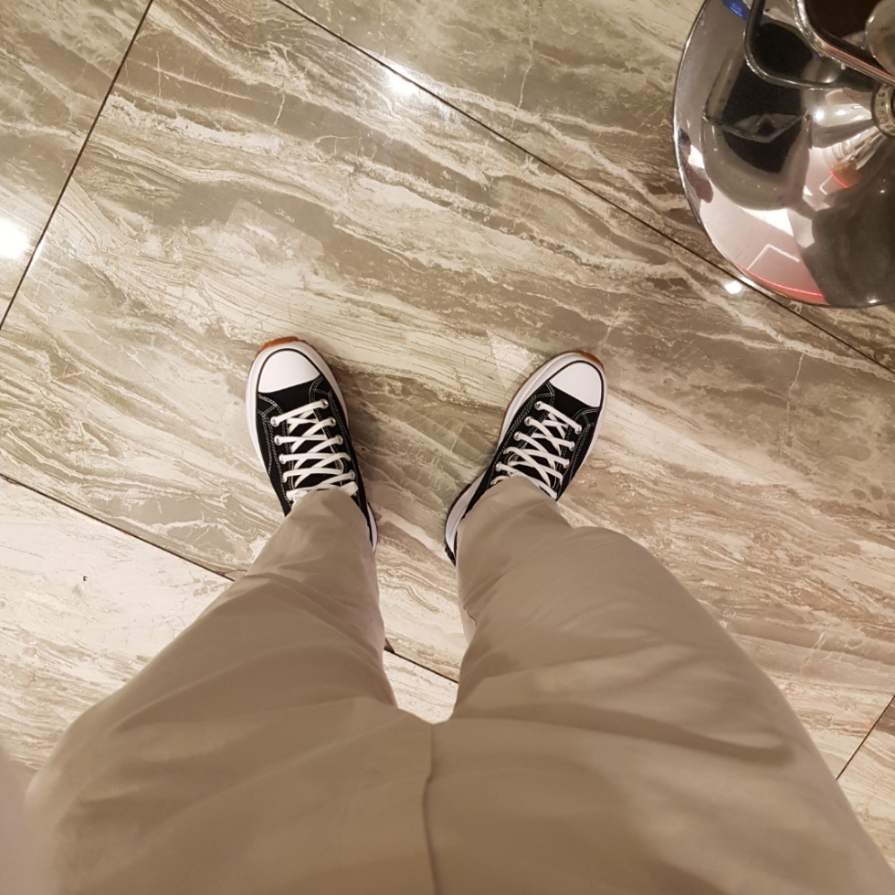 Converse Run Star Hike Hi Black White Gum 착용 스타일