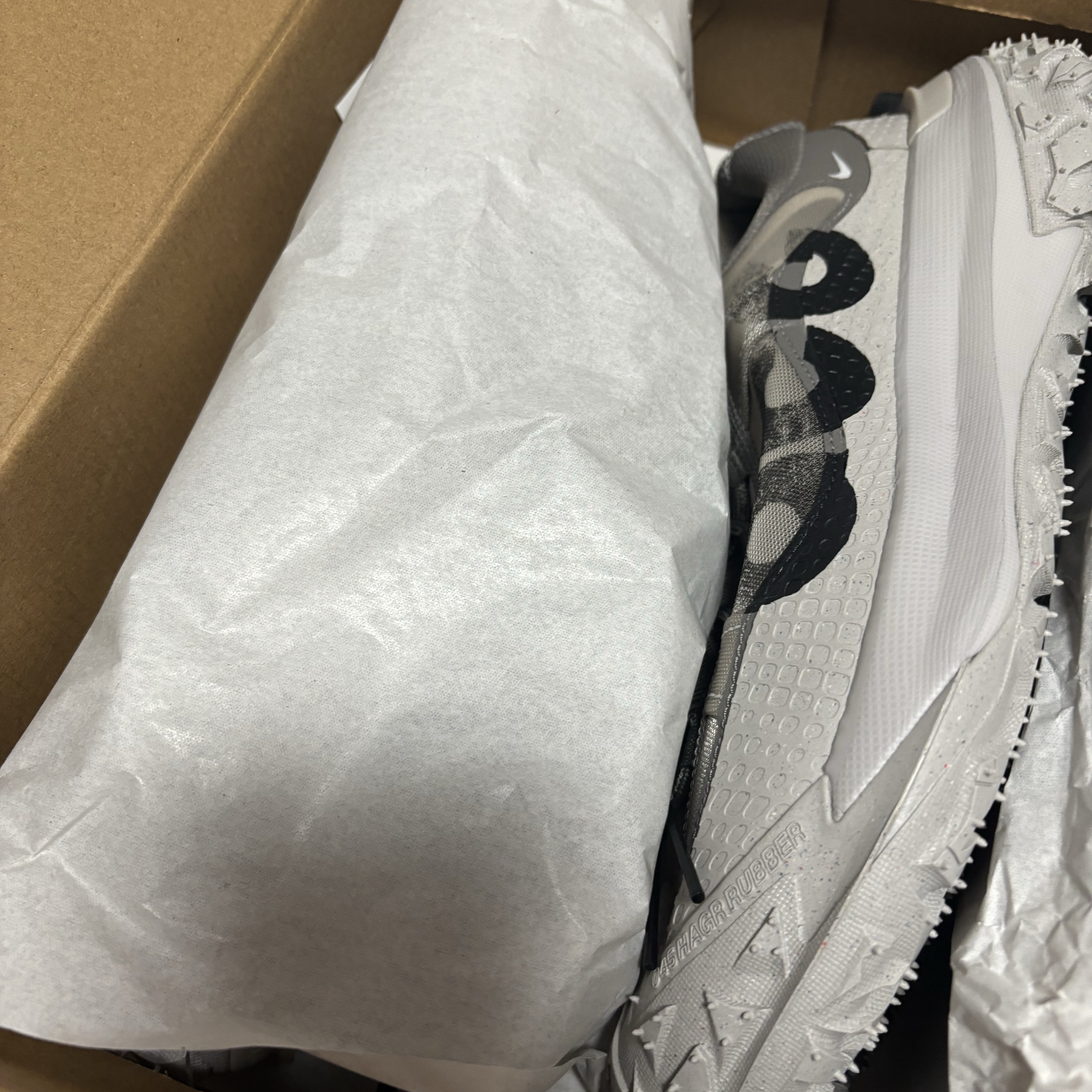 Nike ACG Mountain Fly 2 Low Light Iron Ore Black 착용 스타일