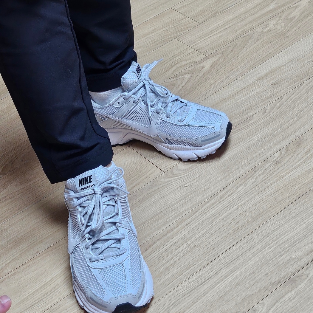 Nike Zoom Vomero 5 SP Vast Grey 2023 착용 스타일