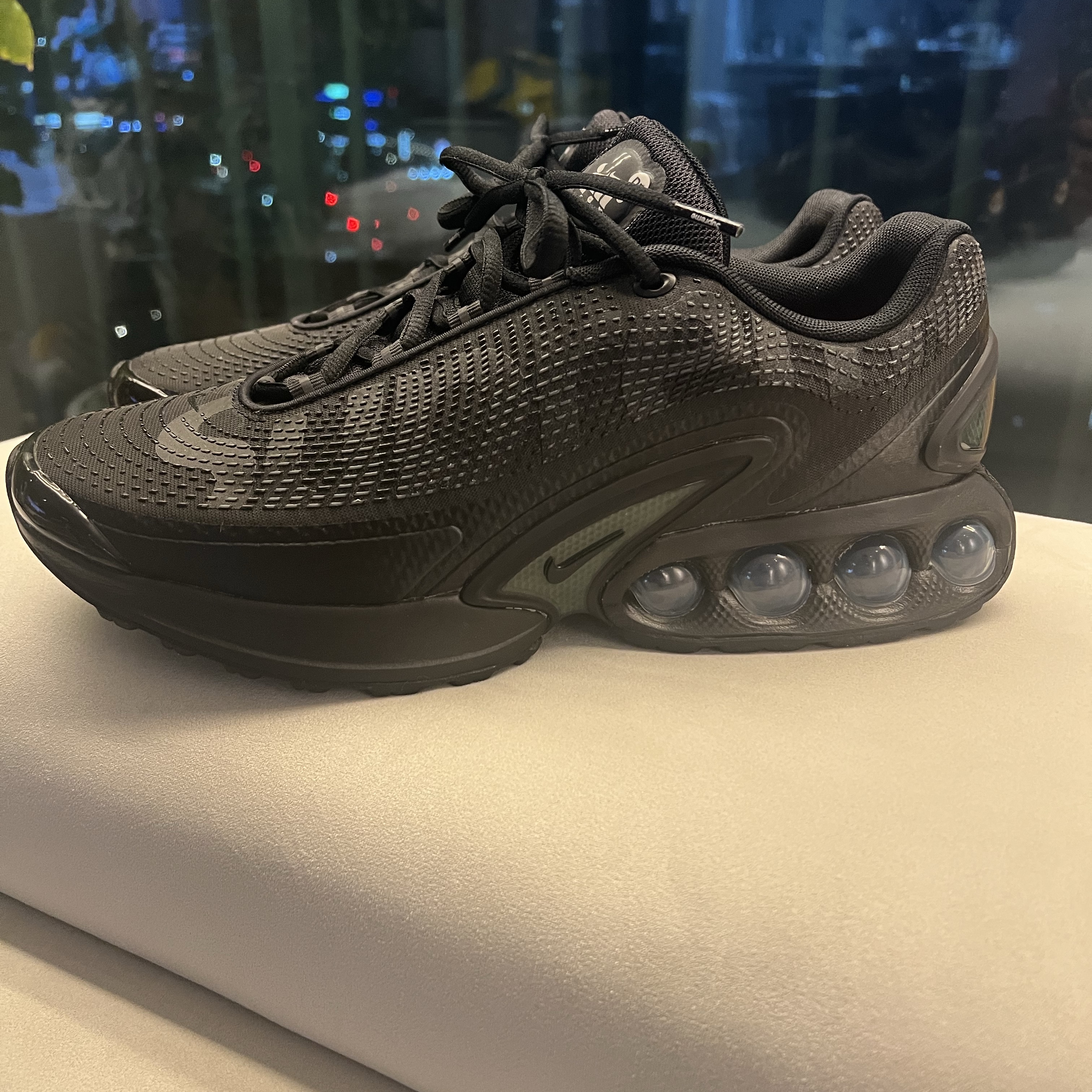 Nike x Supreme Air Max DN SP Black Galactic Jade 착용 스타일 - 1
