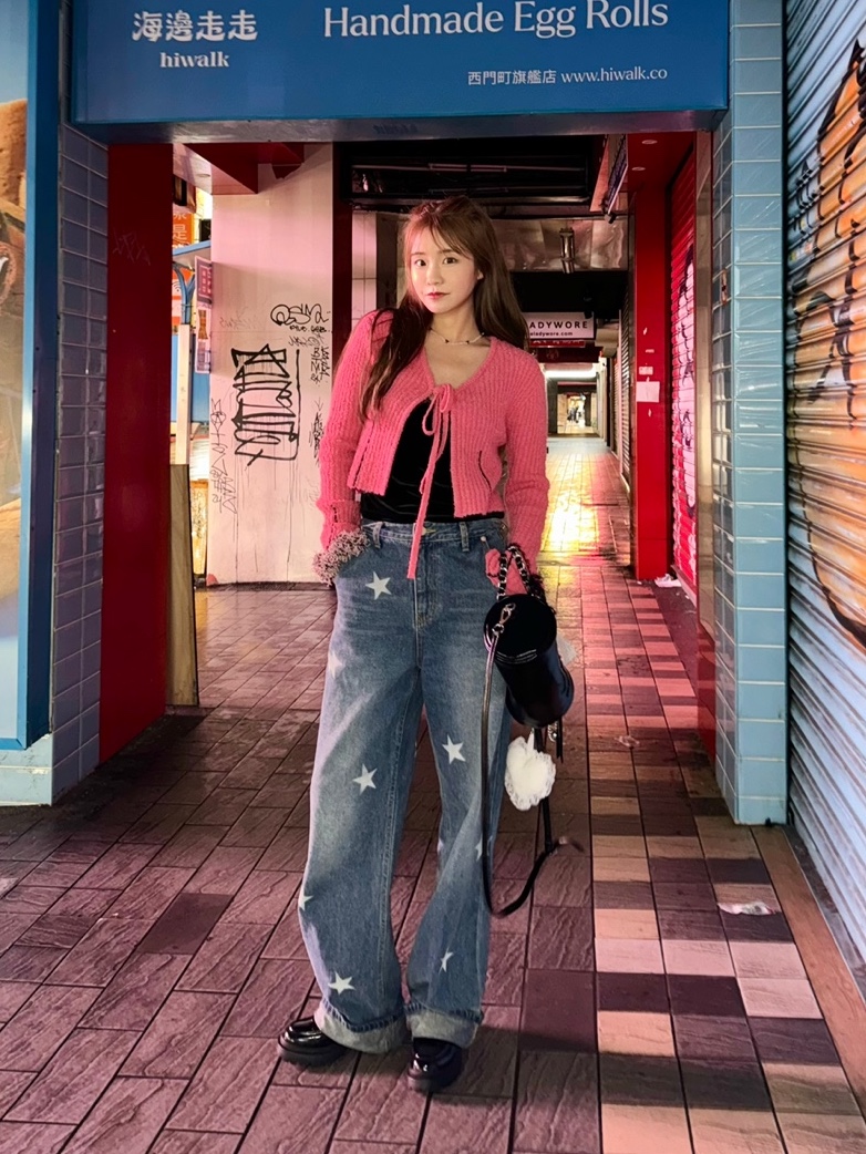 Anoetic Round Chain Bag Black 착용 스타일 - 1