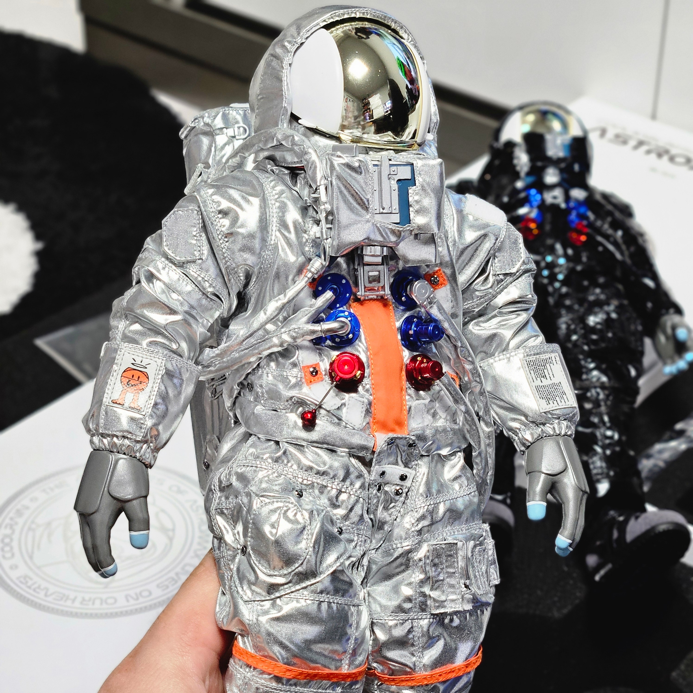Coolrain x Blitzway Astromax Silver 착용 스타일 - 2