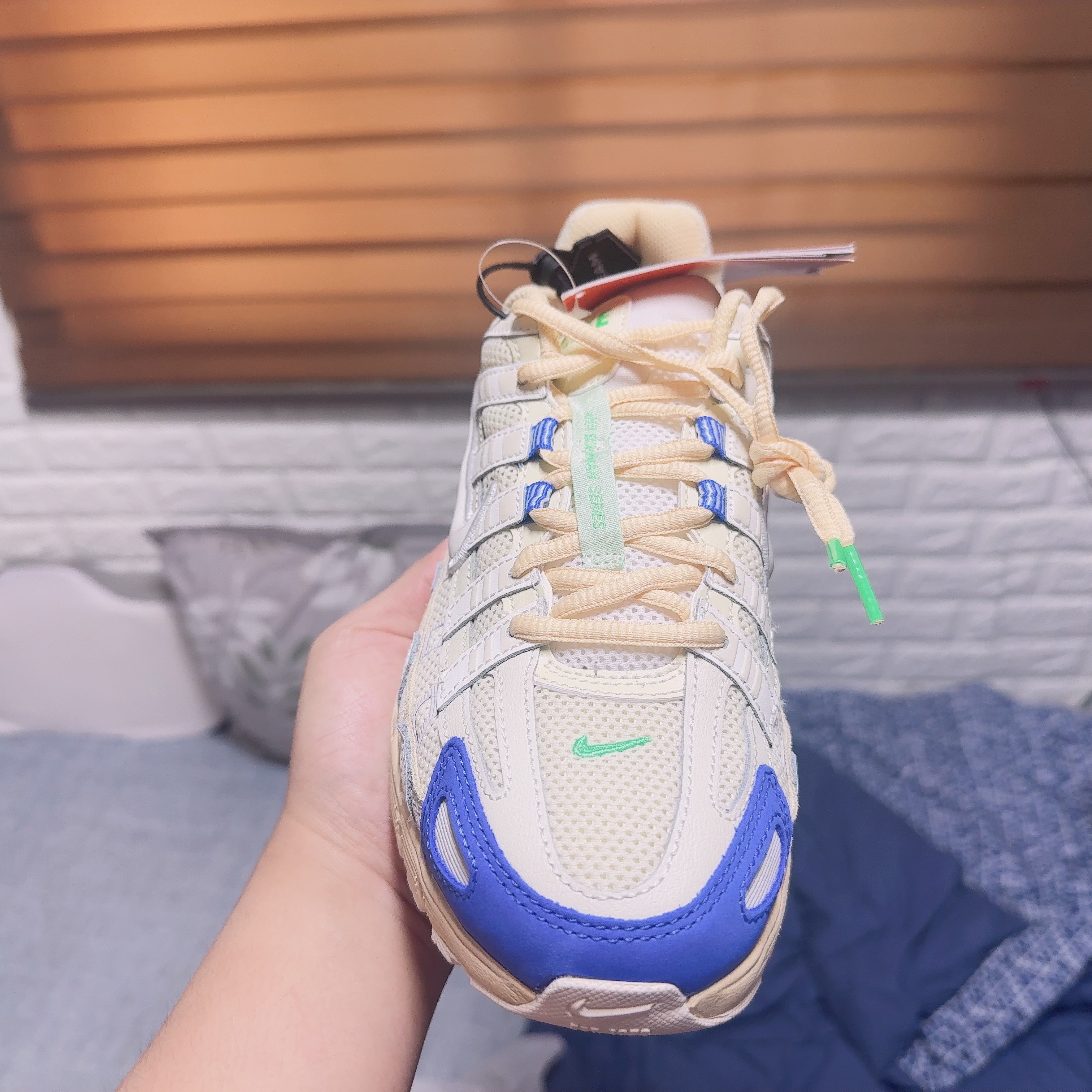 Nike P-6000 Coconut Milk Medium Blue 착용 스타일 - 2