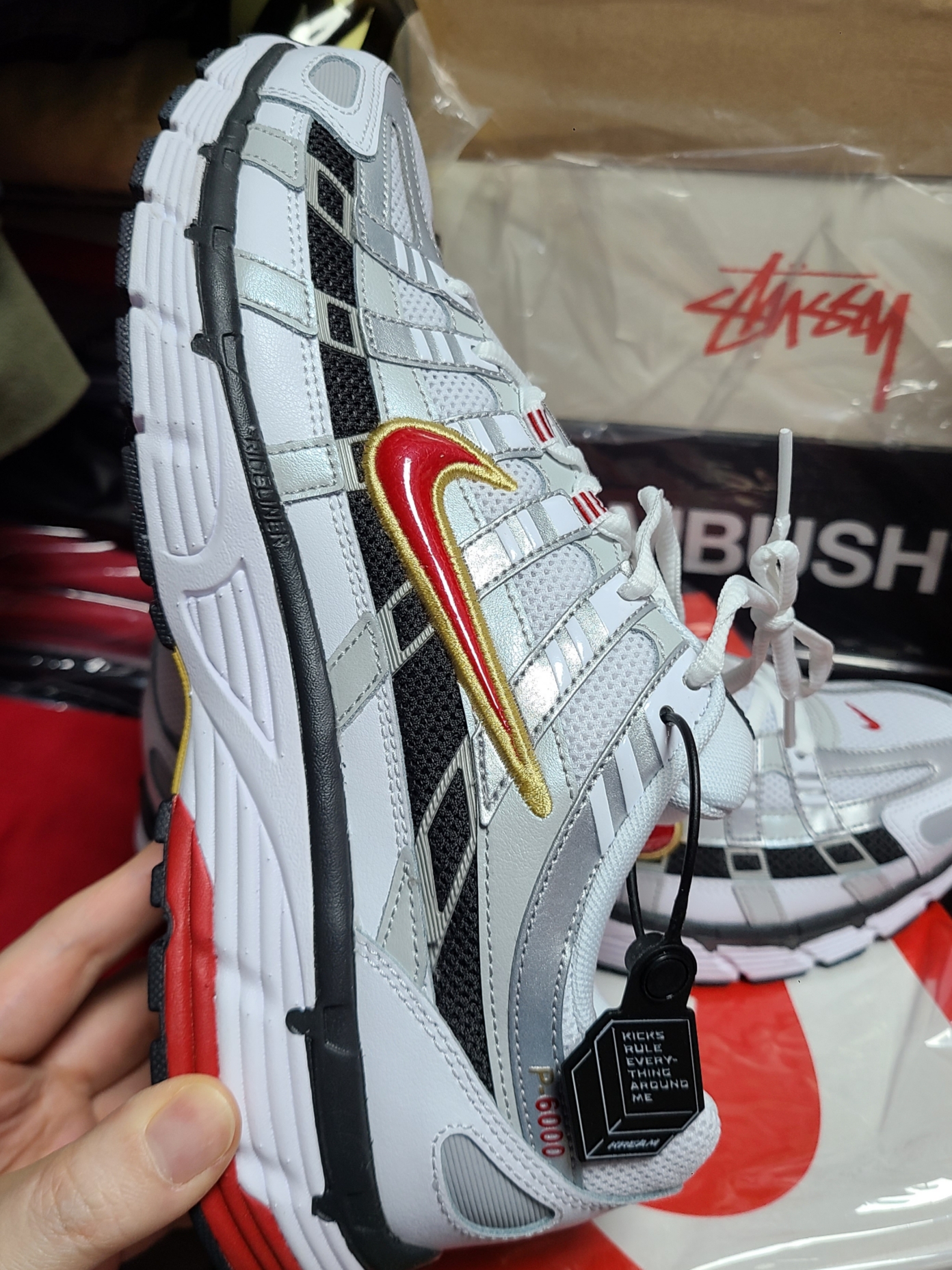 Nike P-6000 White Varsity Red 착용 스타일 - 2