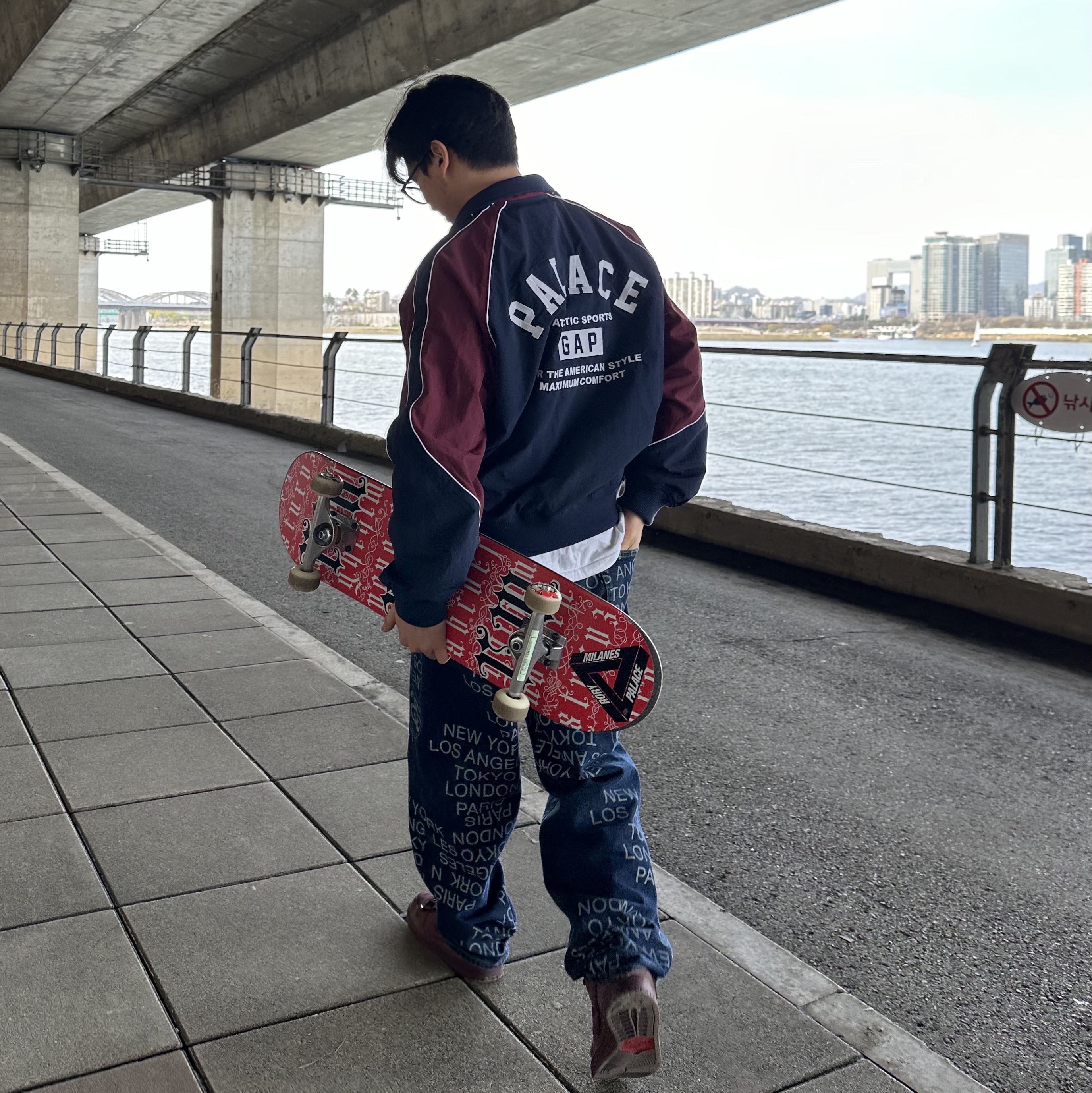 Palace x Gap Nylon Track Top Navy Red - 24SS, Stussy Big OL’ Jean City Link Denim One Wash 착용 스타일 - 2