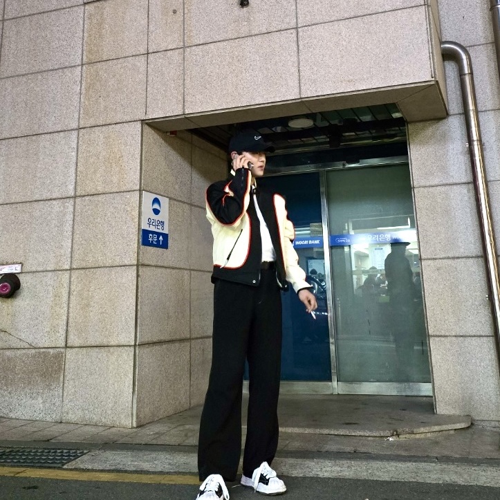 Diesel J-Blink Biker Jacket in Colour-Block Nylon Black White, Maison Mihara Yasuhiro Blakey OG Sole Canvas Low-top Sneakers Black White 착용 스타일