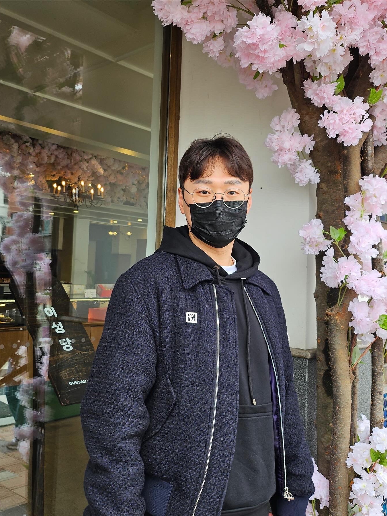 Wooyoungmi Flower Back Logo Hooded T-Shirt Black - 24SS, Wooyoungmi Tweed Blouson Jumper Navy - 23SS 착용 스타일 - 3