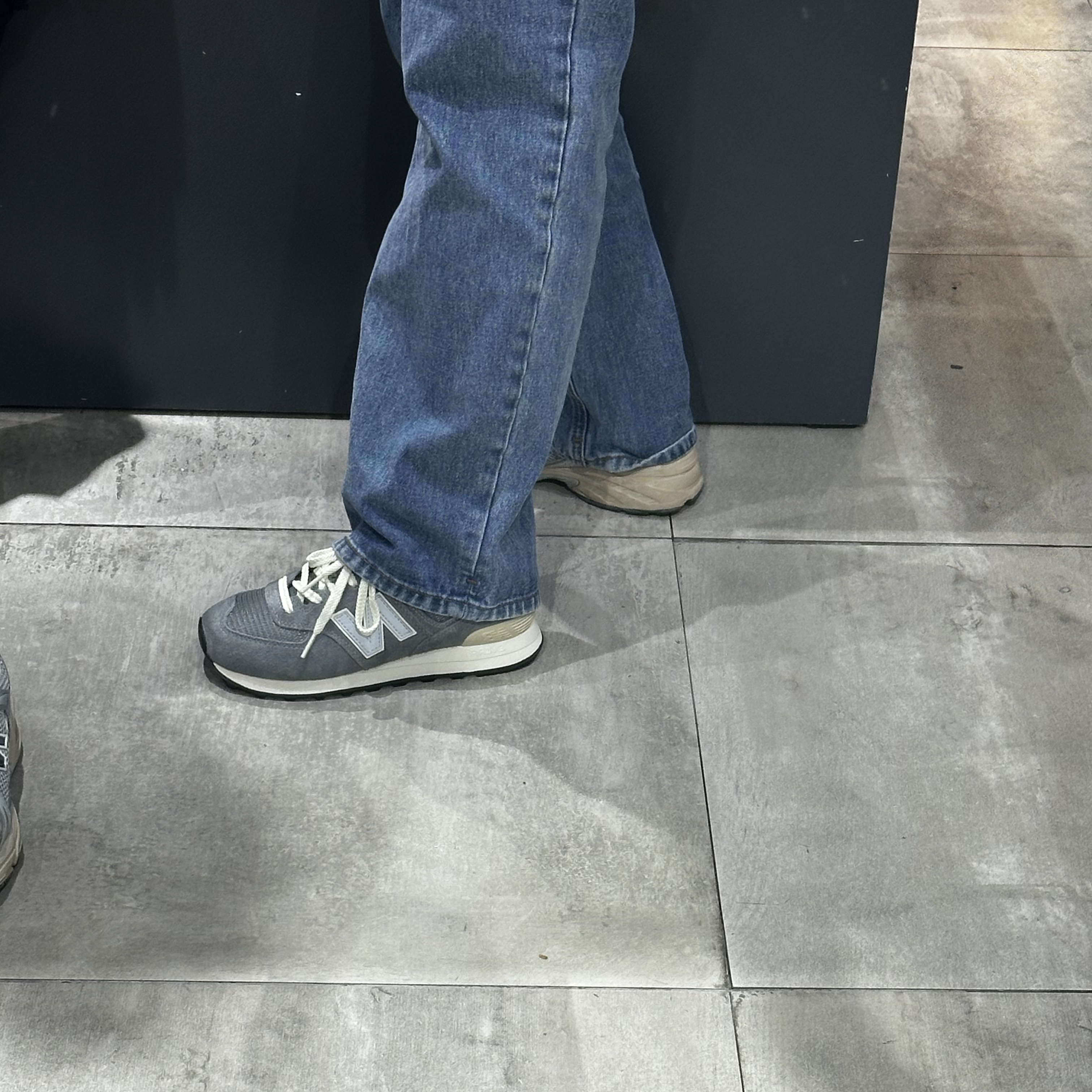New Balance x Pottery 574 Premium Soft Grey 착용 스타일 - 3