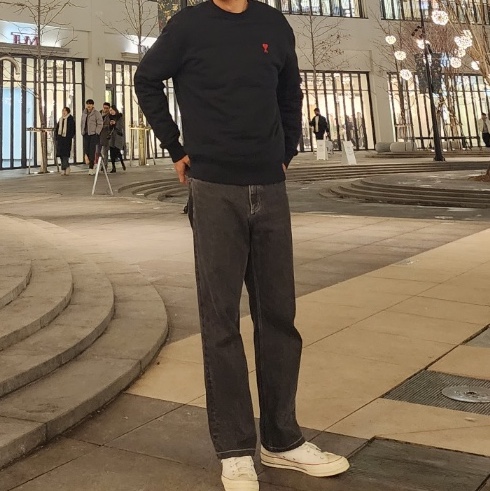 AMI de Coeur Sweatshirt Black, Converse Chuck 70 High Vintage Canvas White 착용 스타일
