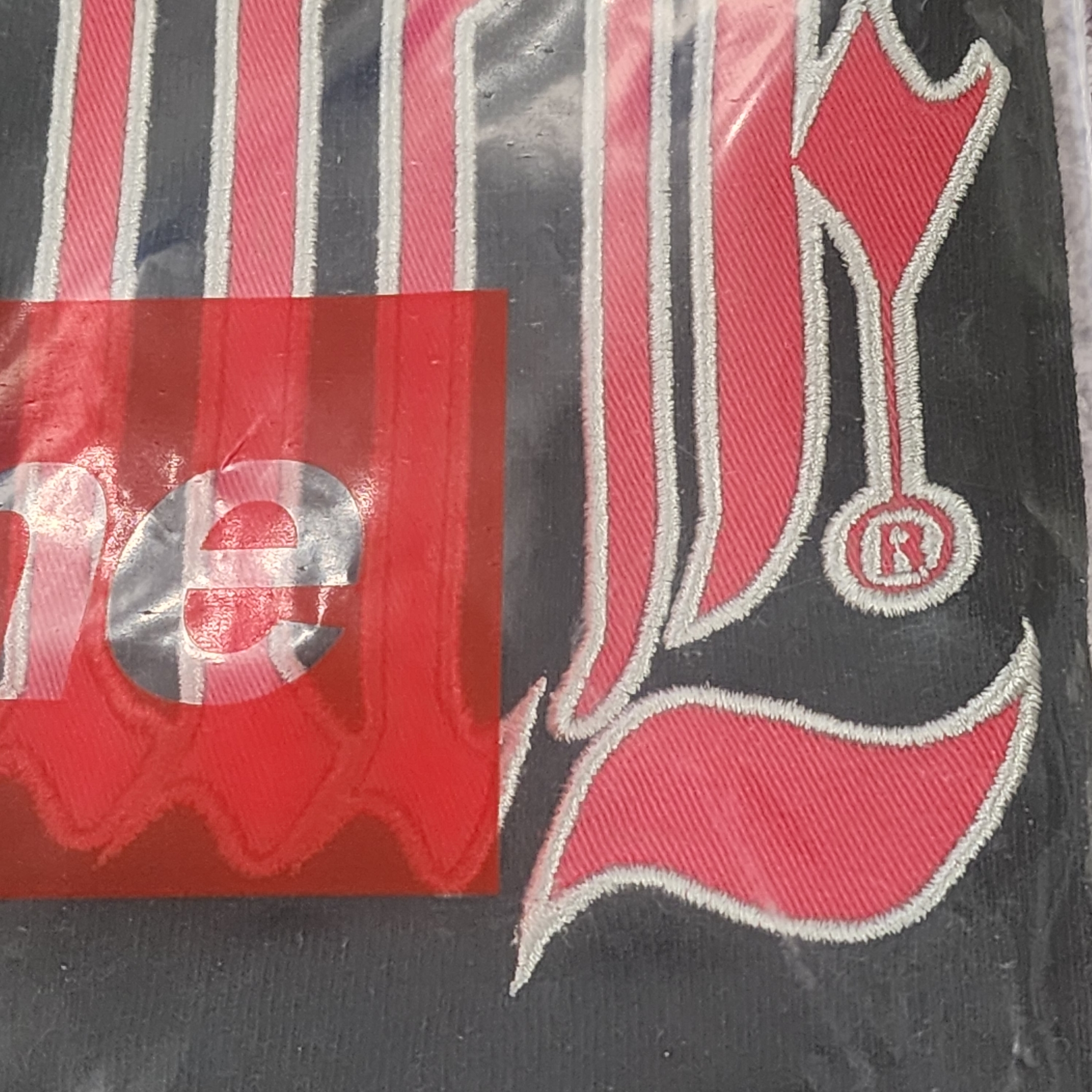 Supreme Old English S/S Top Black - 24SS 착용 스타일 - 2